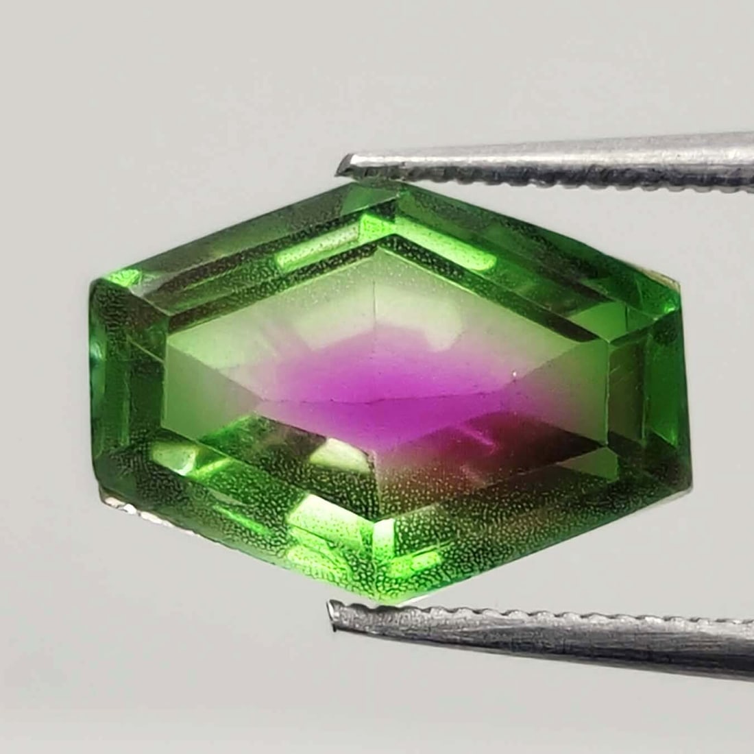 5.95 Ct "Beautiful" Watermelon Triplet Quartz Fancy Cut: Gemstones: Triplet QuartzCarat Weights: 5.95 ct Size/Dimensions: 14 X 10 mmTreatment: Made of two natural quartzAbout Stone: We have created two pieces of natural clear quartz. To create a triplet, we