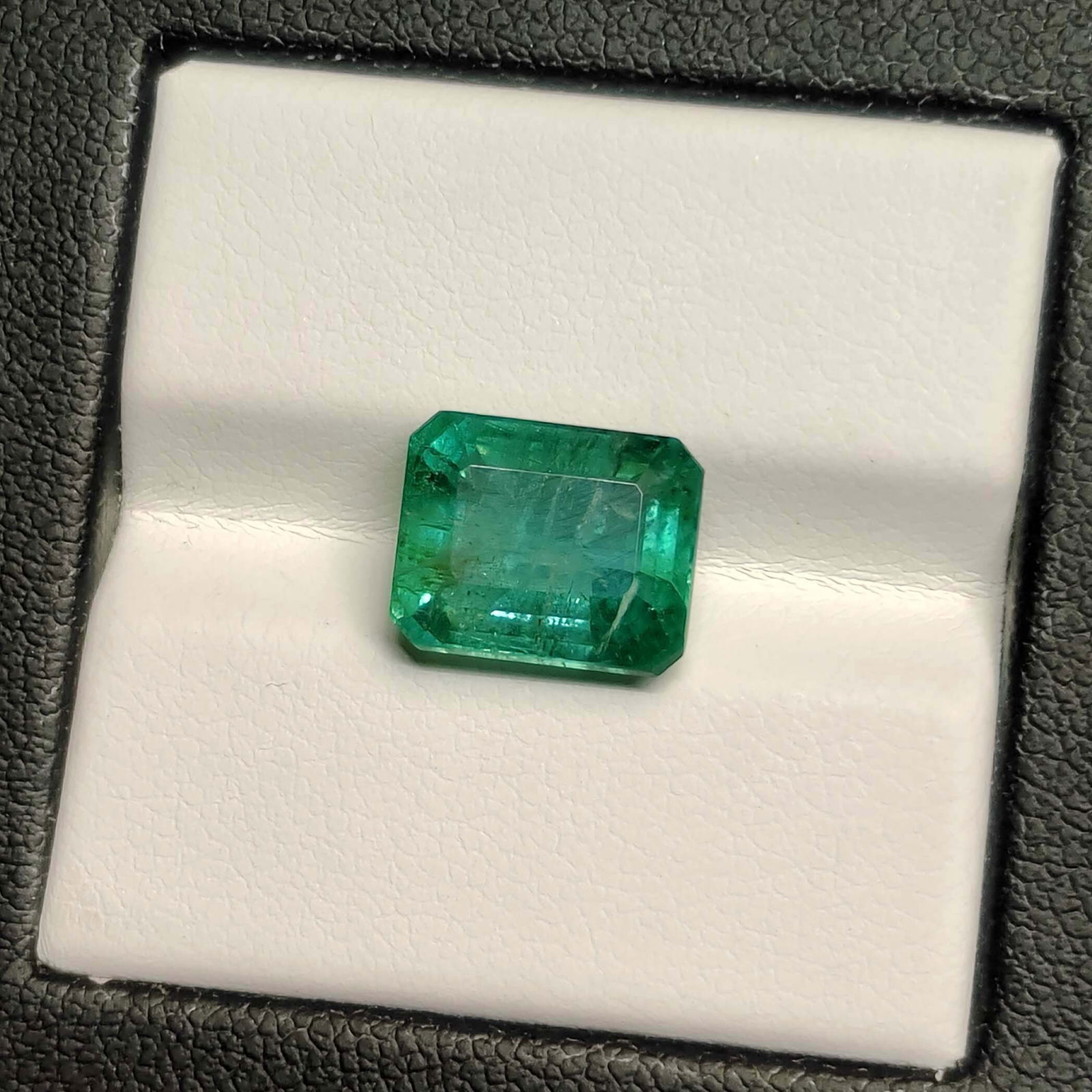 4.60 ct "Top Grade" Natural Zambian Emerald (1 of 3)