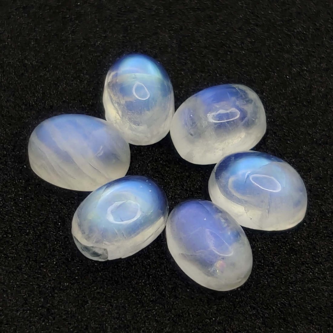 6.40 ct "Top Quality" Natural Royal Blue Moonstone: Gemstones: Natural Blue MoonstoneCarat Weights: 6.40 ct Size/Dimensions: 7 X 5 mm Approx