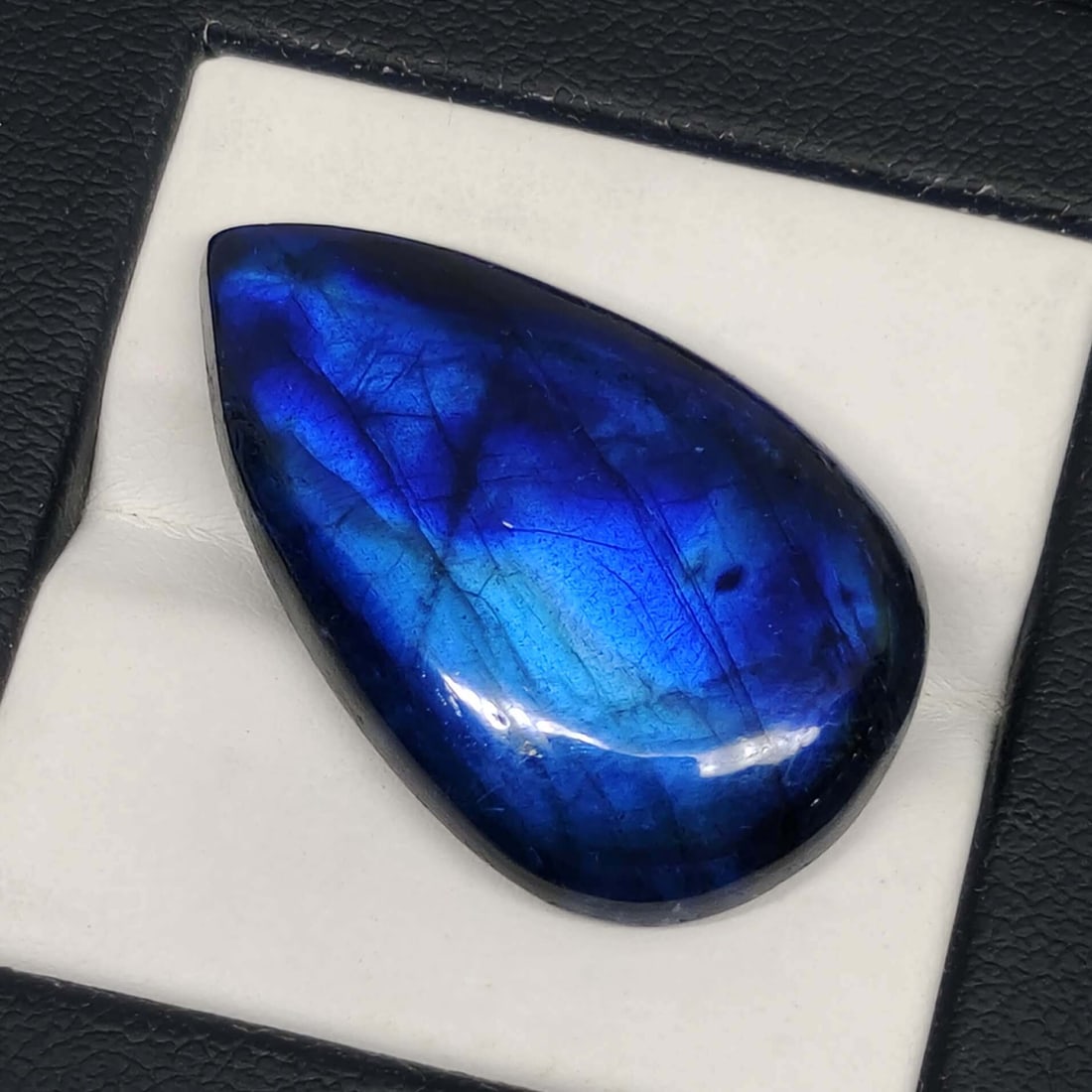 26.40 Ct "Stunning" Blue Fire Labradorite (1 of 2)