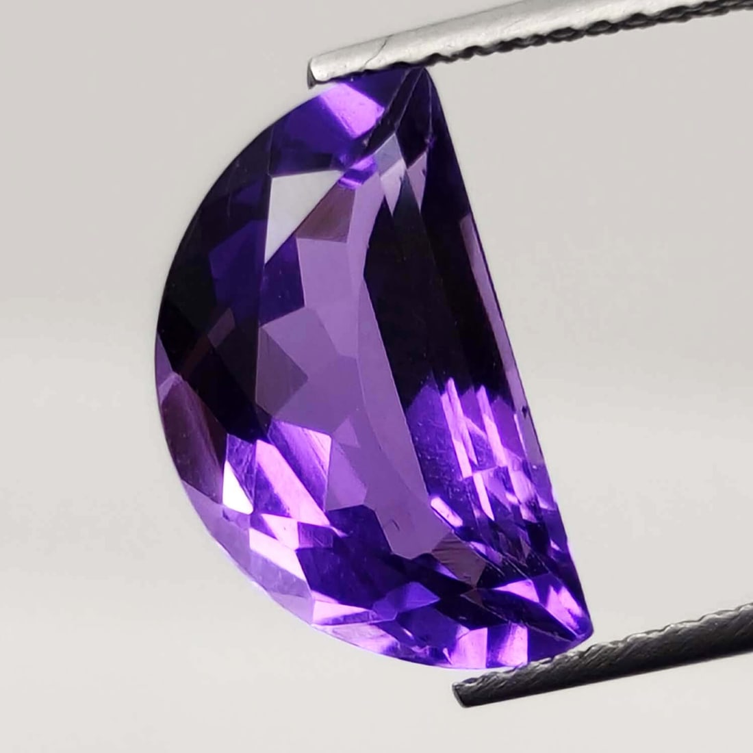 4.25 ct "AAA Grade" Natural Moroccan Amethyst (1 of 3)