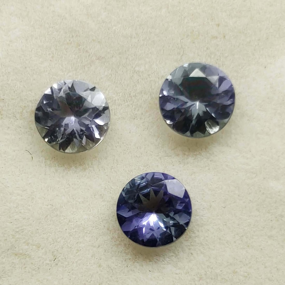 1.10 Ct "Flawless" Natural Tanzanite Set: Gemstones: Natural Tanzanite /Carat Weights: 1.10 ct /Size or Dimensions: 4.5 mm /Origin : Tanzania