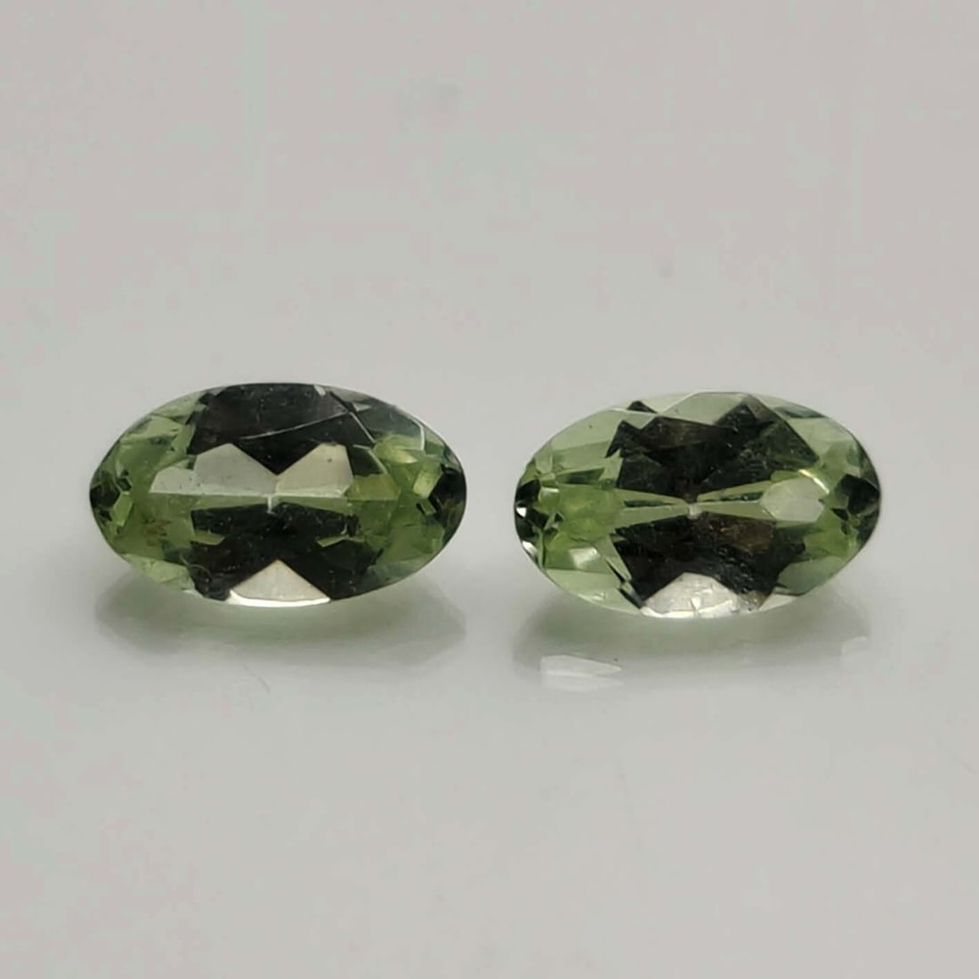 0.60 Ct "Expensive" Natural Pale Green Merelani Mint Garnet: Gemstones: Natural Mint GarnetCarat Weights: 0.60 ct Size/Dimensions: 5 X 3 mmOrigin: BrazilTreatment: None