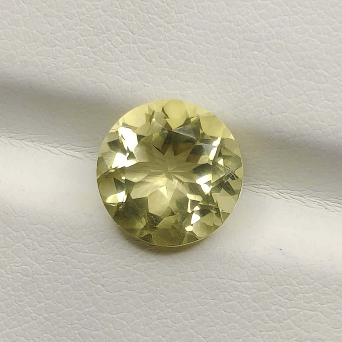 3.55 Ct Natural Green Lemon Quartz: Gemstones: Natural lemon Quartz /Carat Weights: 3.55 ct /Size/Dimensions: 10 X 10 mm /Treatment: No