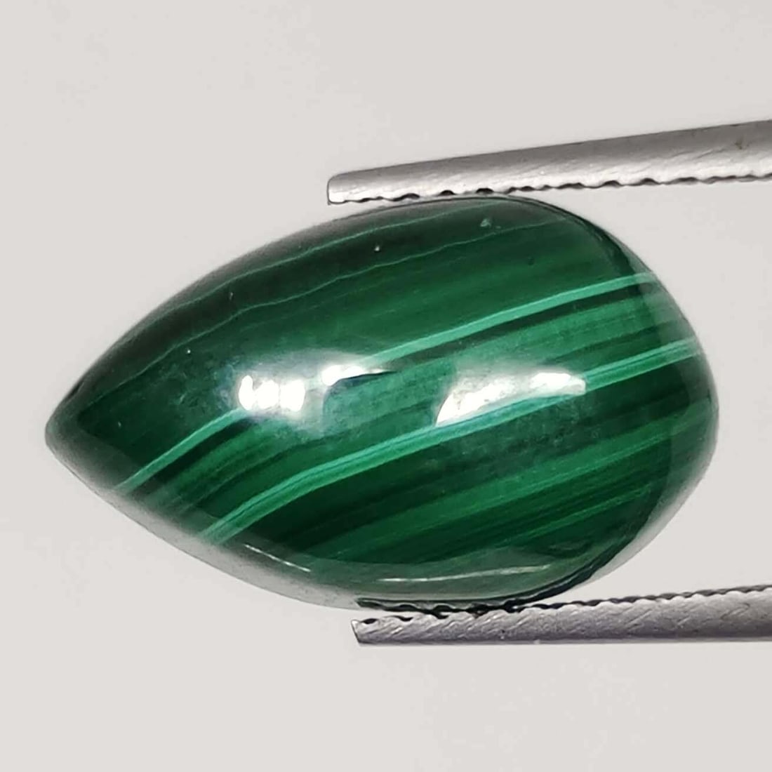 11.50 Ct Natural Malachite: Gemstones: Natural Malachite /Carat Weights: 11.50 ct /Size/Dimensions: 15.50 X 9.50 X 7 mm Approx
