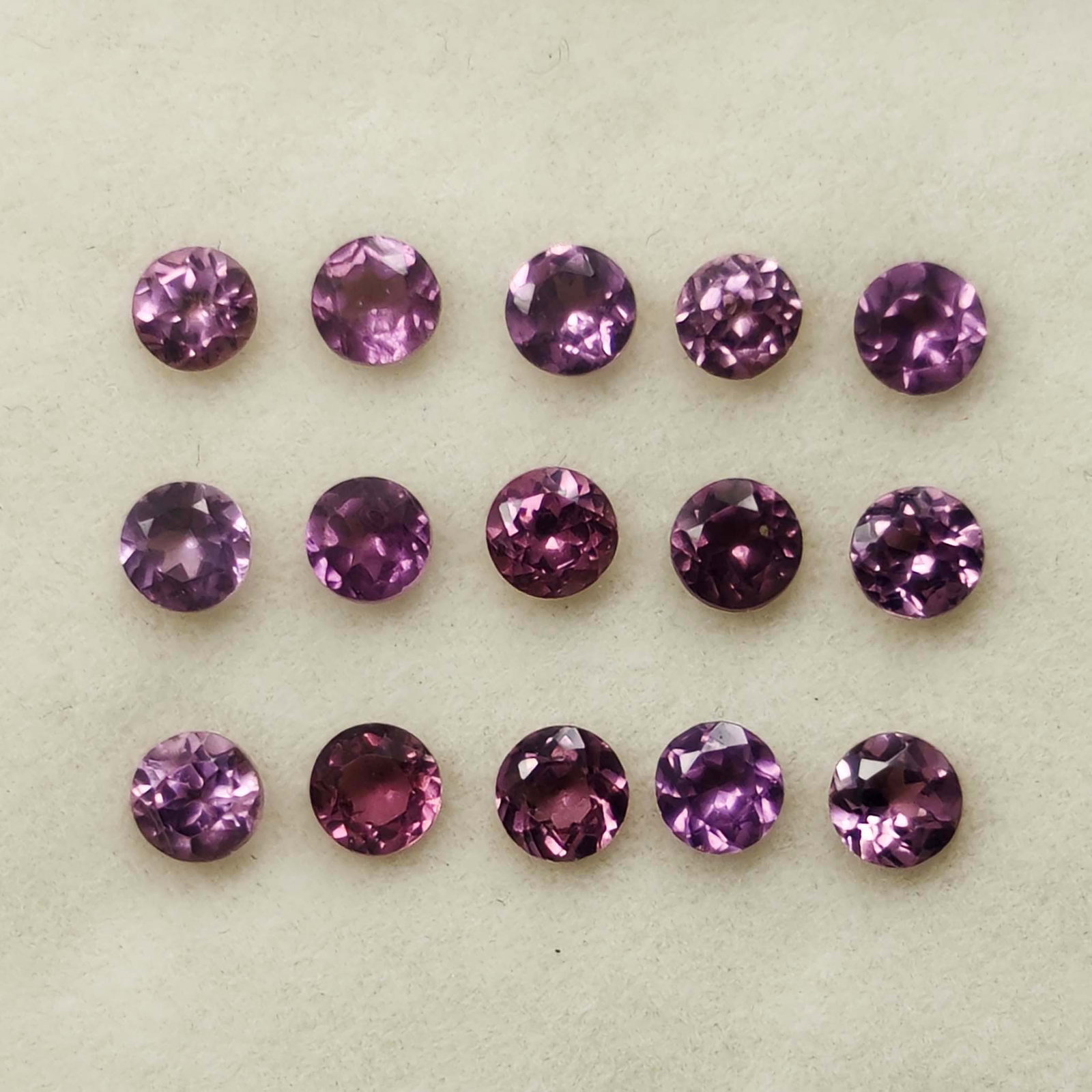 2.20 Ct "Rare" Natural African Lotus Garnet Set: Gemstones: Lotus Garnet /Carat Weights: 2.20 ct /Size or Dimensions: 3 mm /Origin : African