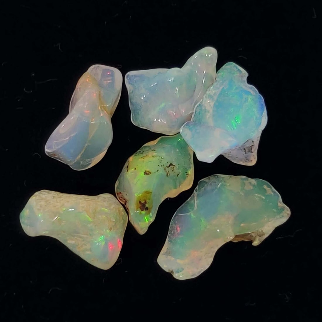 5.85 Ct Natural Ethiopian Fire Opal Rough: Gemstones: Natural Fire Opal /Carat Weights: 5.85 ct /Size or Dimensions: Unshaped /Treatment: No