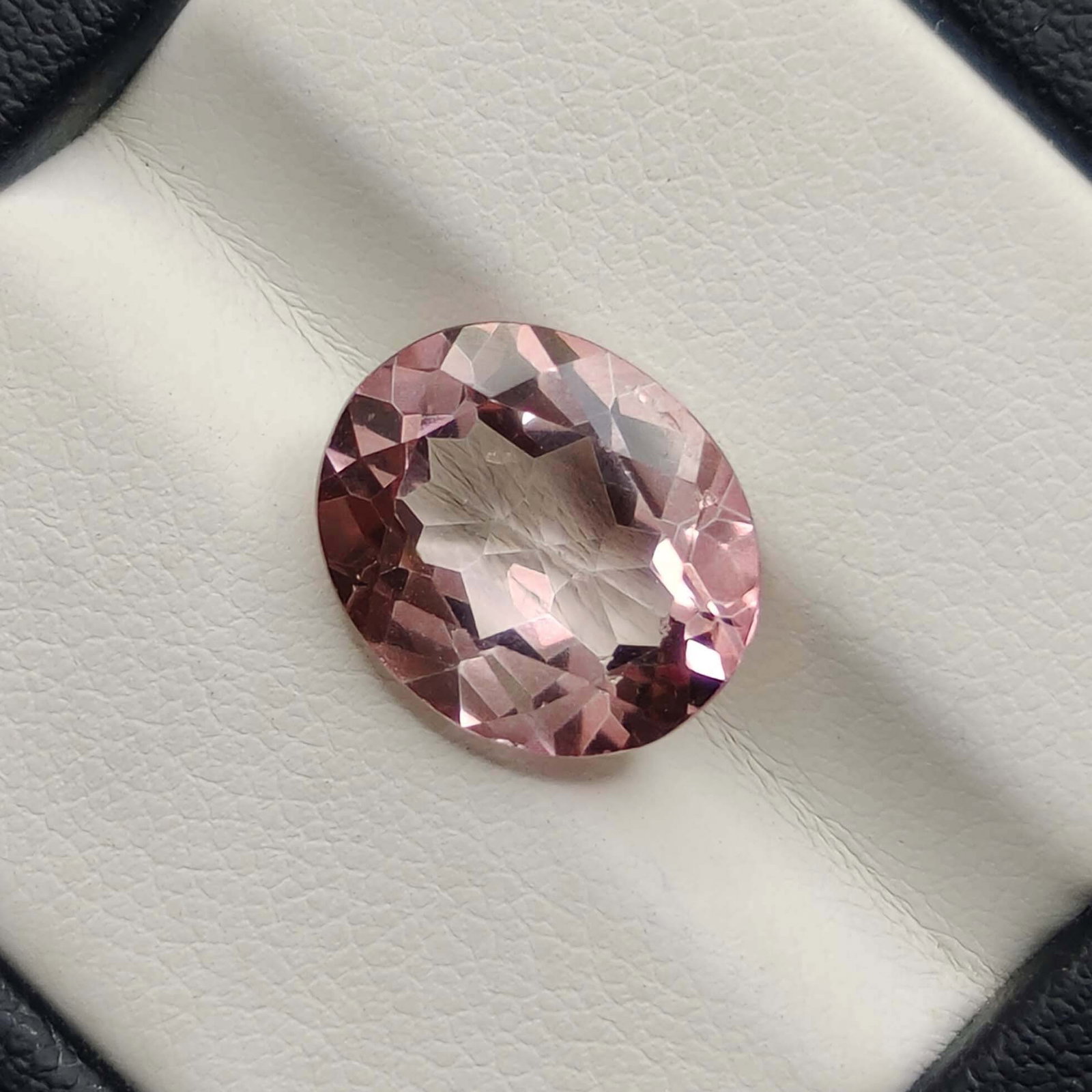 5.30 ct Natural Morganite Color Mystic Quartz: Gemstones: Natural Mystic Quartz /Carat Weights: 5.30 ct /Size or Dimensions: 12 X 10 X 6 mm /Treatment: Coated