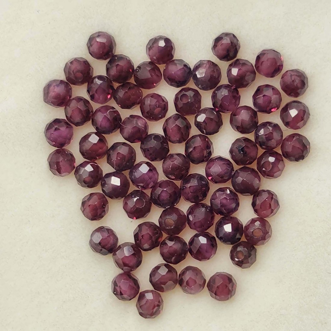 6.90 Ct Natural Garnet Loose Beads: Gemstones: Natural Garnet /Carat Weights: 6.90 ct /Size or Dimensions: 3 X 3 mm /Origin : African