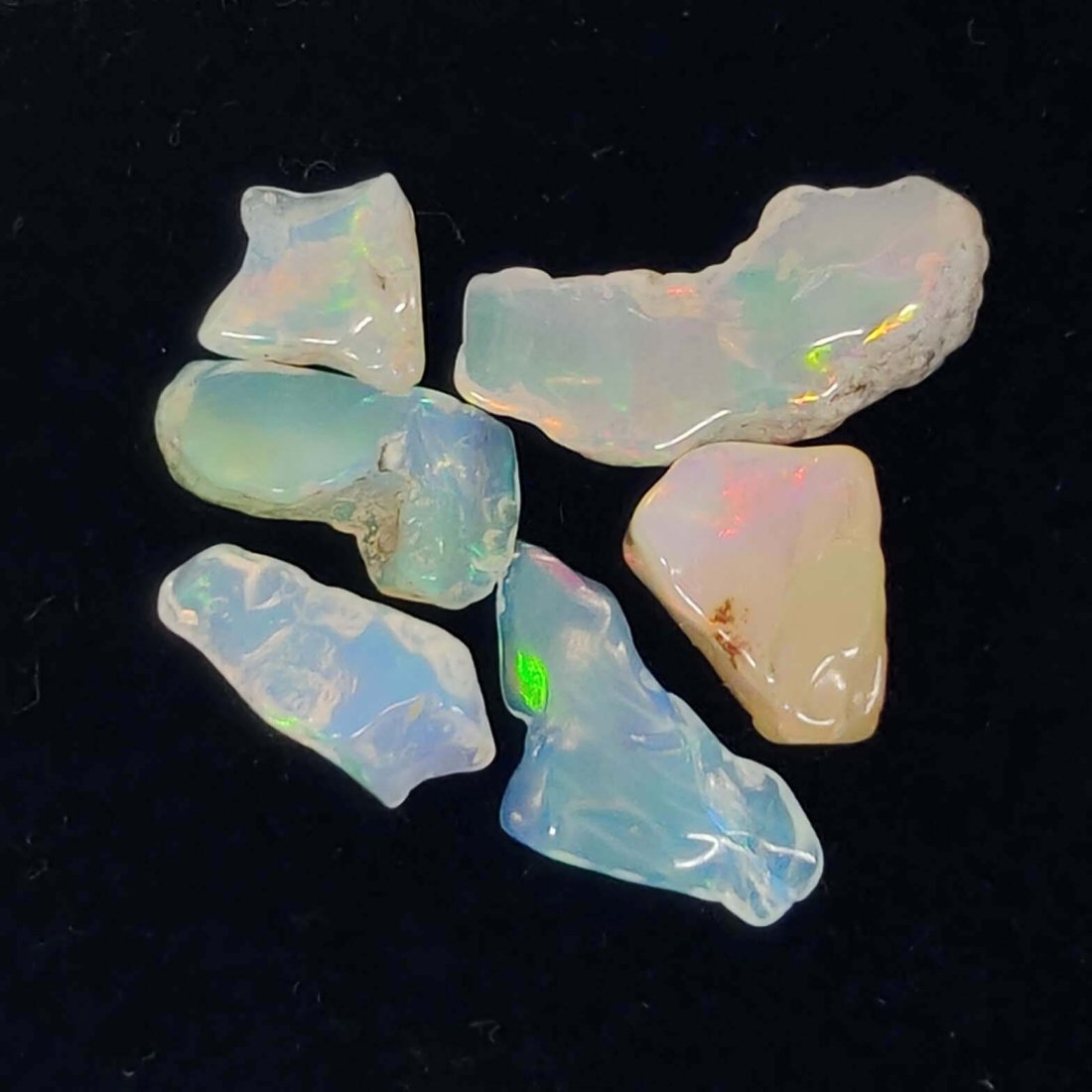 5.25 Ct Natural Ethiopian Fire Opal Rough: Gemstones: Natural Fire Opal /Carat Weights: 5.25 ct /Size/Dimensions: Unshaped /Treatment: No