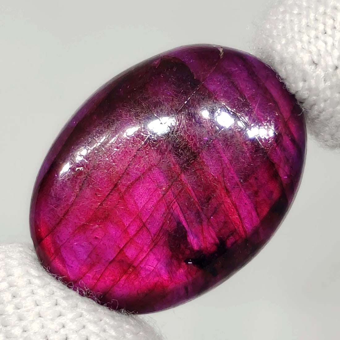 60.10 Ct "Stunning" Purple Fire Labradorite: Gemstones: Natural LabradoriteCarat Weights: 60.10 ct Size/Dimensions: 36 X 27 X 6.80 mmTreatment: Color Dyed