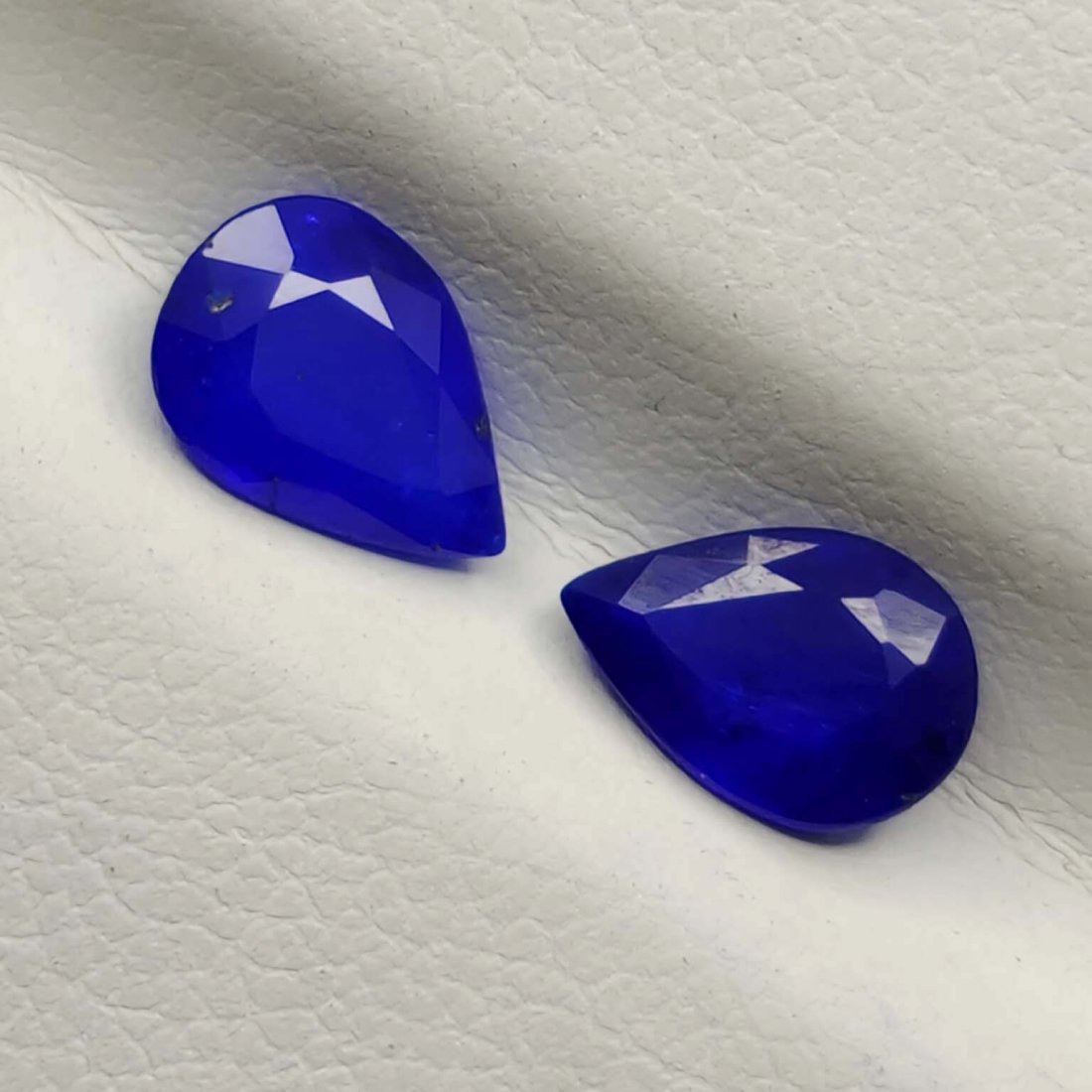 1.25 Ct "Top Quality" Natural Blue Spinel Pair: Gemstones: Natural SpinelCarat Weights: 1.25 ct Size/Dimensions: 7 X 5 mmTreatment: Diffusion