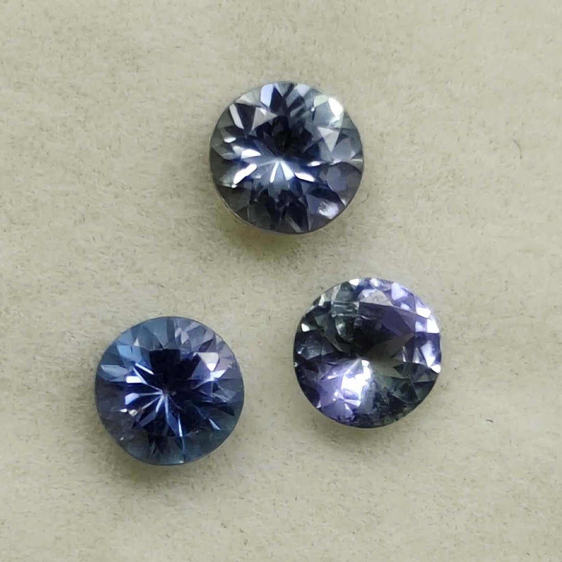 1.10 Ct "Flawless" Natural Tanzanite Set: Gemstones: Natural Tanzanite /Carat Weights: 1.10 ct /Size or Dimensions: 4.5 mm /Origin : Tanzania
