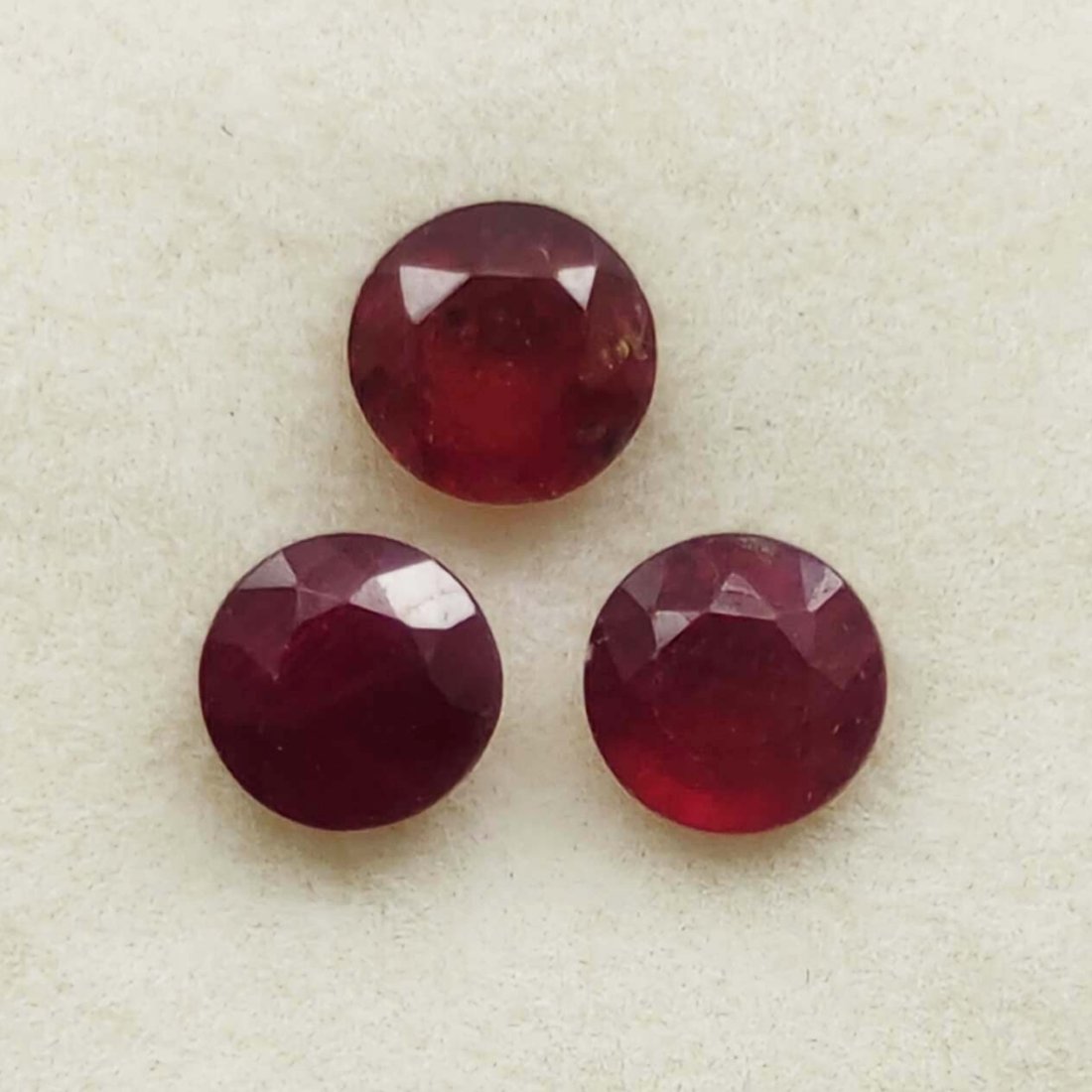 1.15 Ct Natural Mozambique Red Ruby Set (1 of 2)