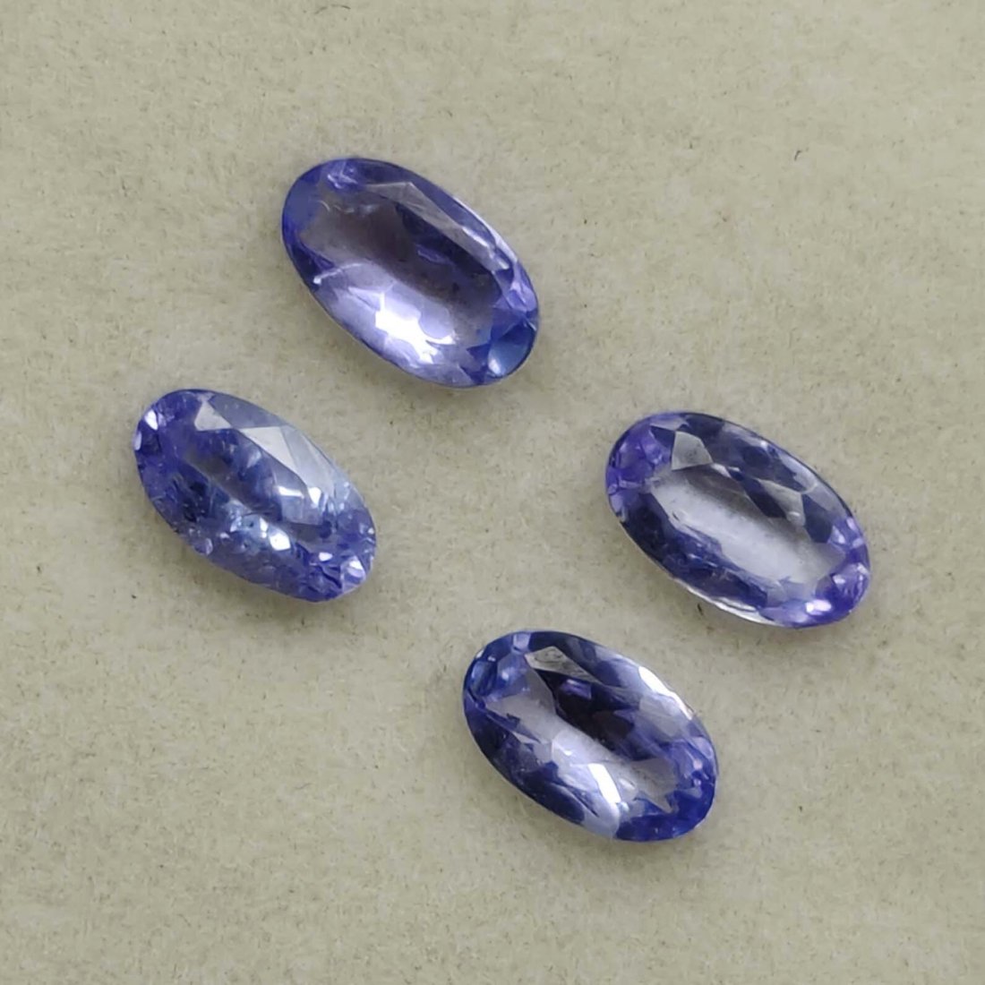 0.75 Ct Natural Tanzanite Set (1 of 2)