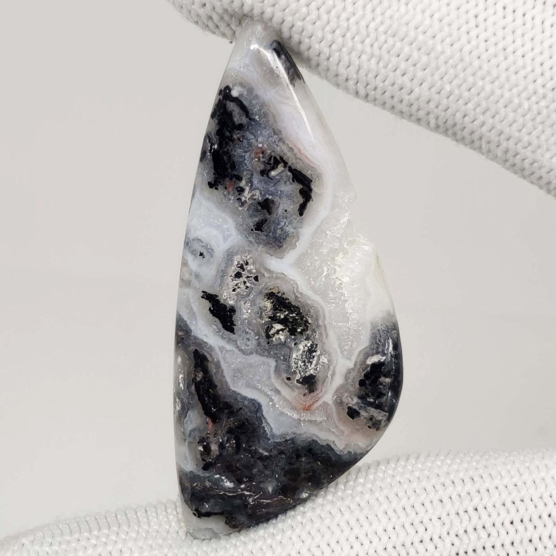 45.15 ct Natural Crazy Lace Agate: Gemstones: Natual Dendrite Opal /Carat Weights: 45.15 ct /Size/Dimensions: 52 X 22 X 5 mm