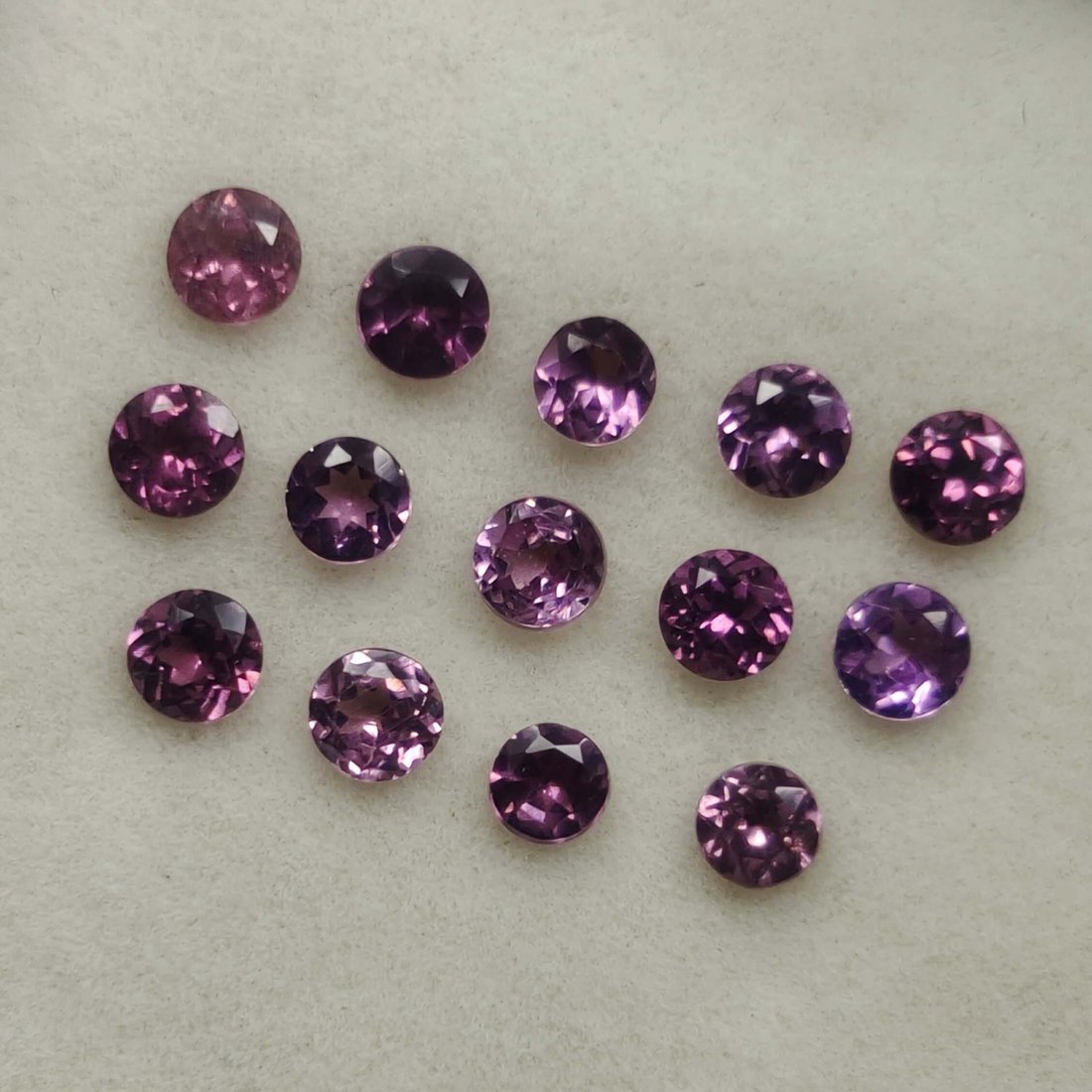 1.95 Ct "Rare" Natural African Lotus Garnet Set: Gemstones: Lotus Garnet /Carat Weights: 1.95 ct /Size or Dimensions: 3 mm /Origin : African
