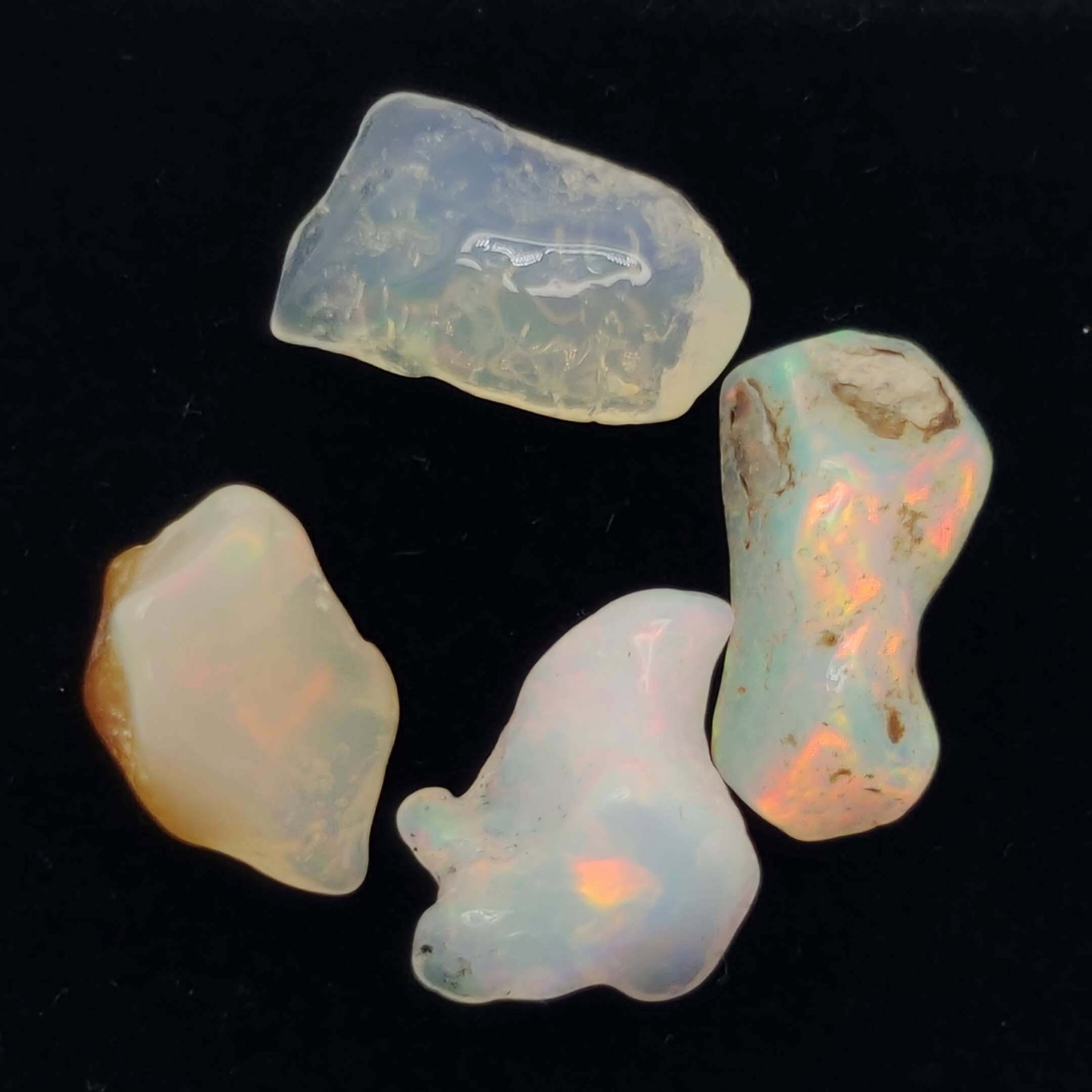 5.45 Ct Natural Ethiopian Fire Opal Rough: Gemstones: Natural Fire Opal /Carat Weights: 5.45 ct /Size or Dimensions: Unshaped /Treatment: No