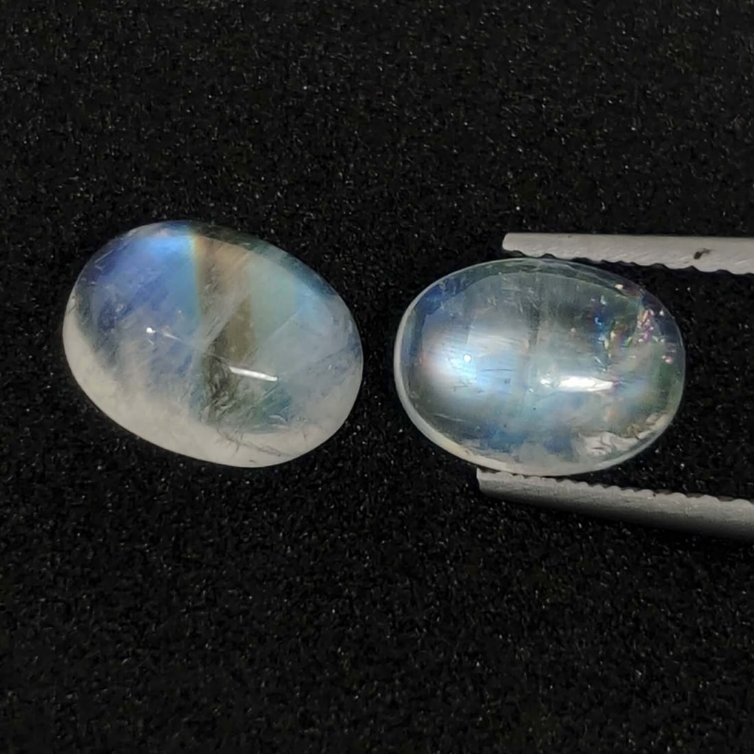 2.60 ct "Top Quality" Natural Royal Blue Moonstone Pair: Gemstones: Natural Blue MoonstoneCarat Weights: 2.60 ct Size/Dimensions: 8 X 6 mm Approx