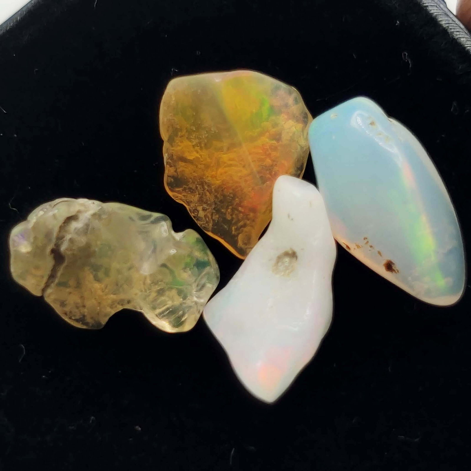 5.50 Ct Natural Ethiopian Fire Opal Rough: Gemstones: Natural Fire Opal /Carat Weights: 5.50 ct /Size or Dimensions: Unshaped /Treatment: No