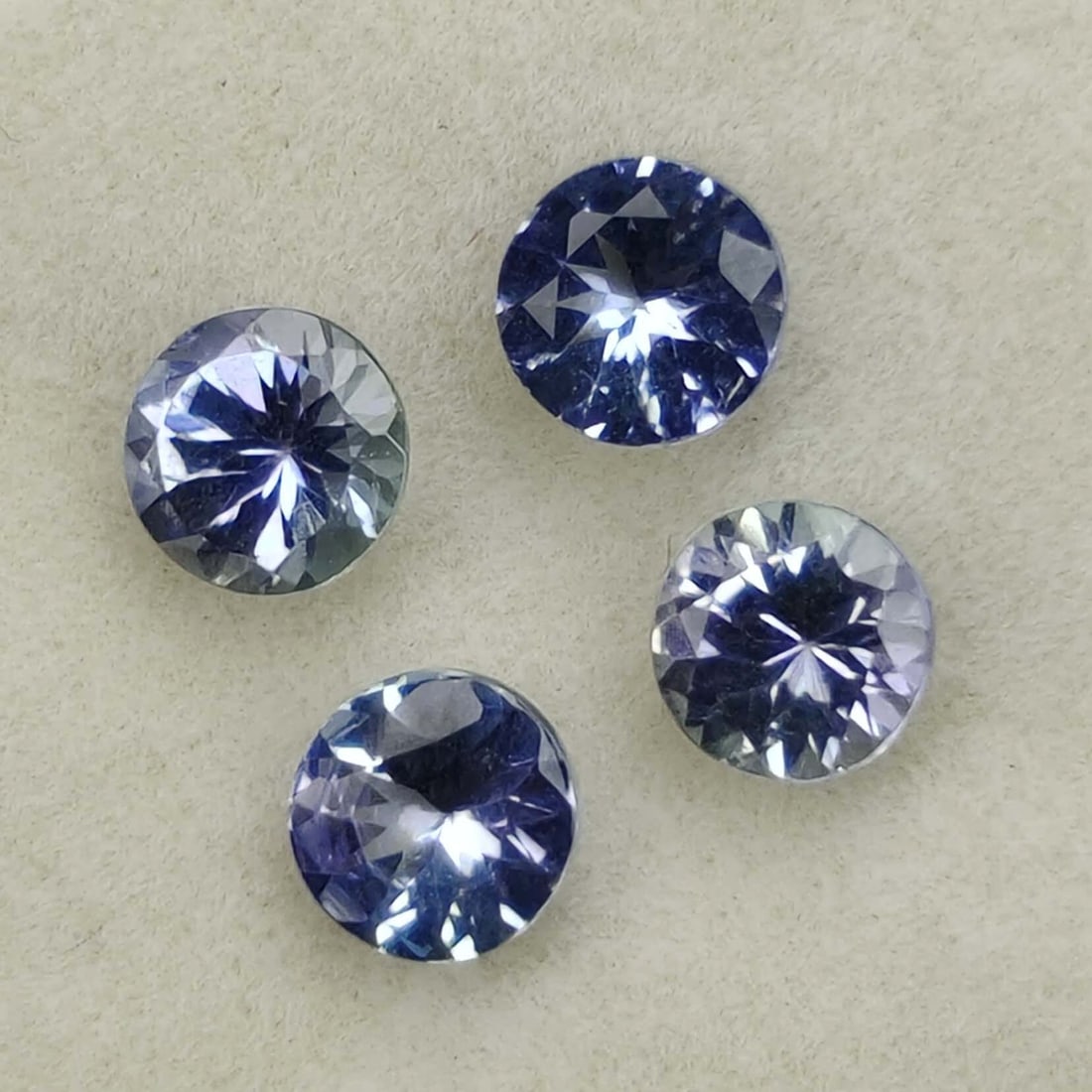 1.50 Ct "Flawless" Natural Tanzanite Set: Gemstones: Natural Tanzanite /Carat Weights: 1.50 ct /Size or Dimensions: 4.5 mm /Origin : Tanzania