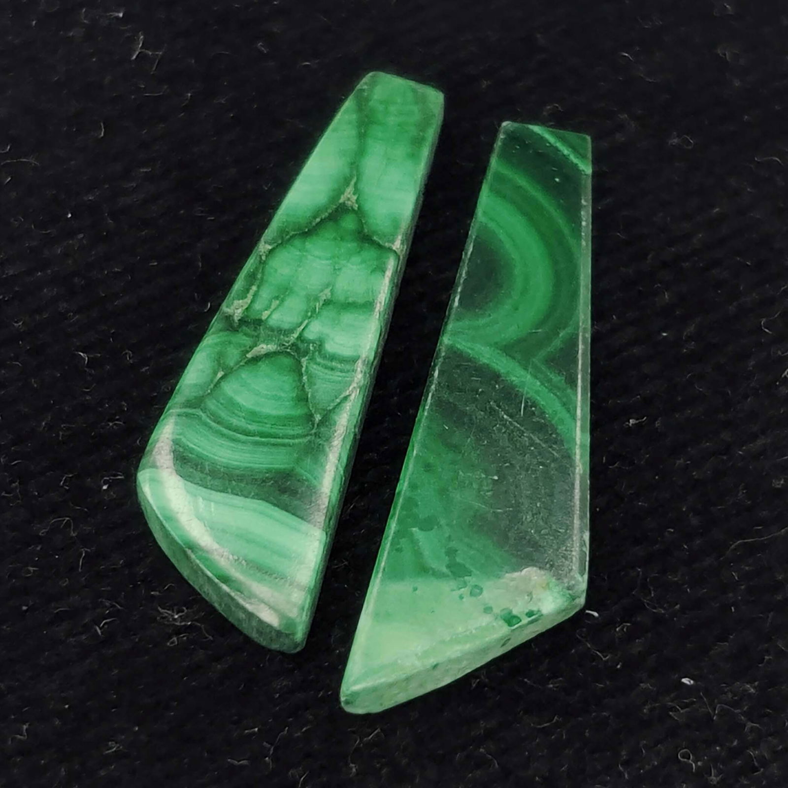12.15 Ct Natural Malachite Pair: Gemstones: Natural Malachite /Carat Weights: 12.15 ct /Size/Dimensions: 24 X 7 mm Approx