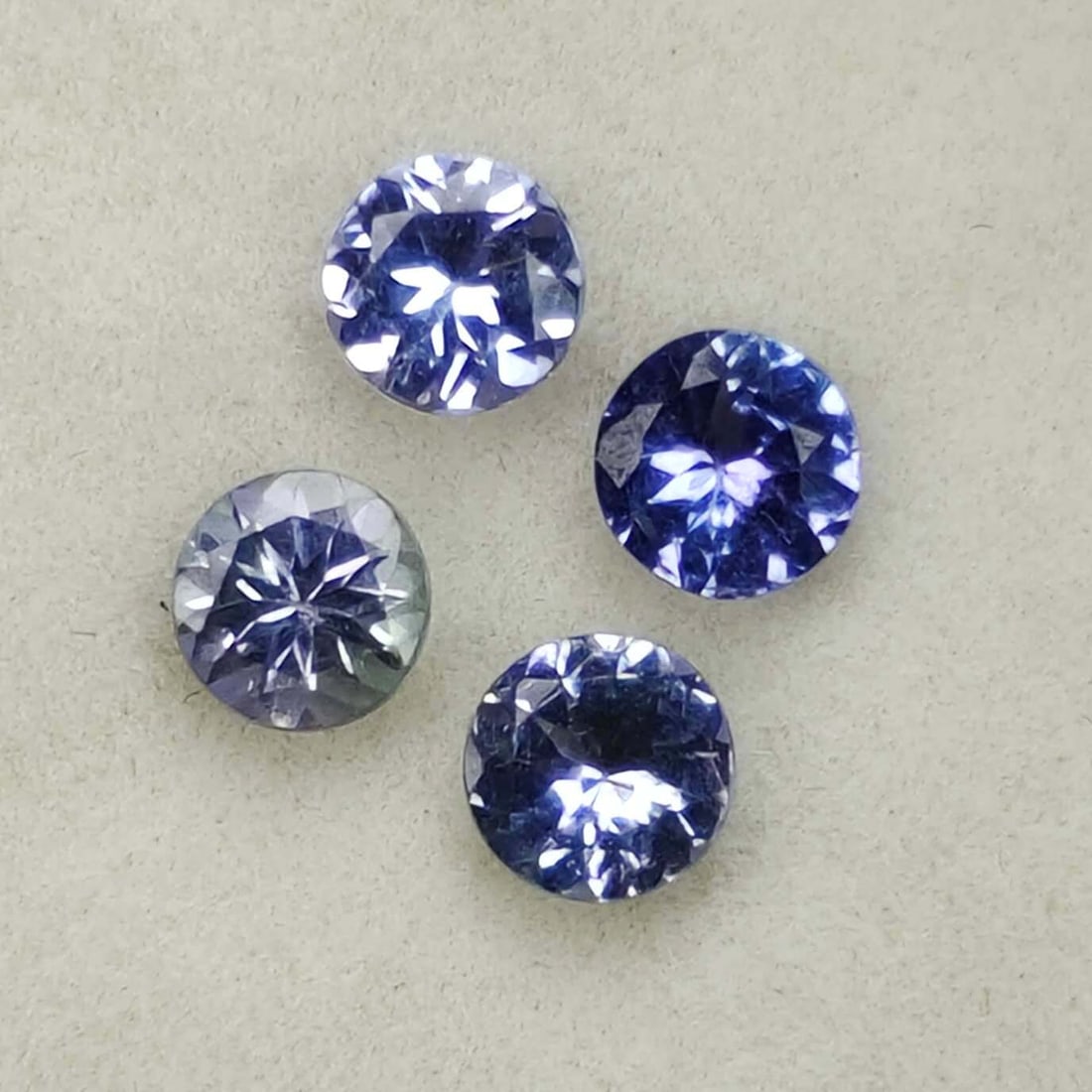 1.40 Ct "Flawless" Natural Tanzanite Set: Gemstones: Natural Tanzanite /Carat Weights: 1.40 ct /Size or Dimensions: 4.5 mm /Origin : Tanzania