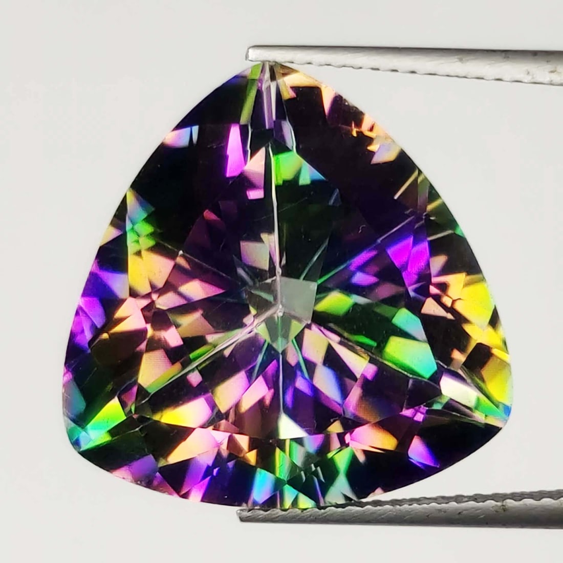 25 ct "Top Qulaity" Natural Rainbow Mystic Quartz: Gemstones: Natural Mystic Quartz /Carat Weights: 25 ct /Size or Dimensions: 20 X 20 X 12.50 mm /Treatment: Coated