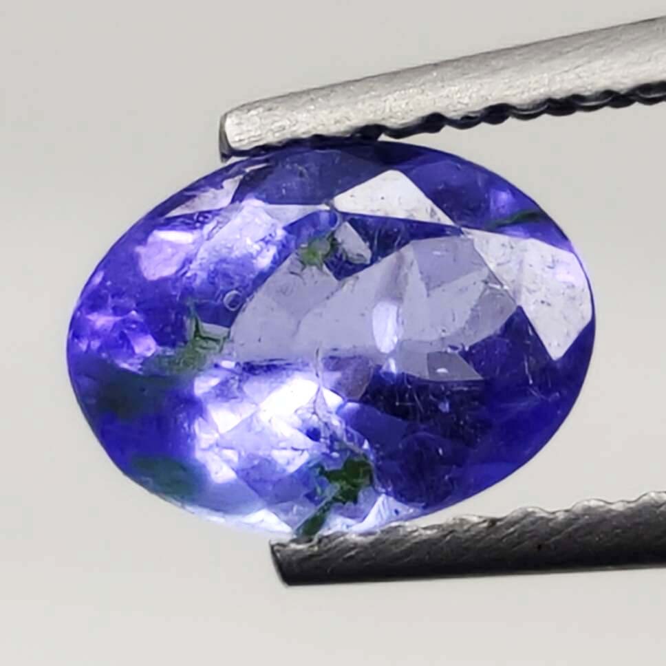 0.90 Ct Natural Tanzanite: Gemstones: Natural TanzaniteCarat Weights: 0.90 ct Size/Dimensions: 7 X 5 mmOrigin : Tanzania