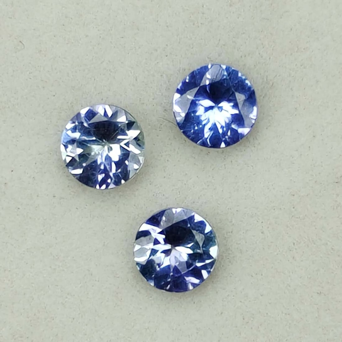 0.92 Ct "Flawless" Natural Tanzanite Set (1 of 3)