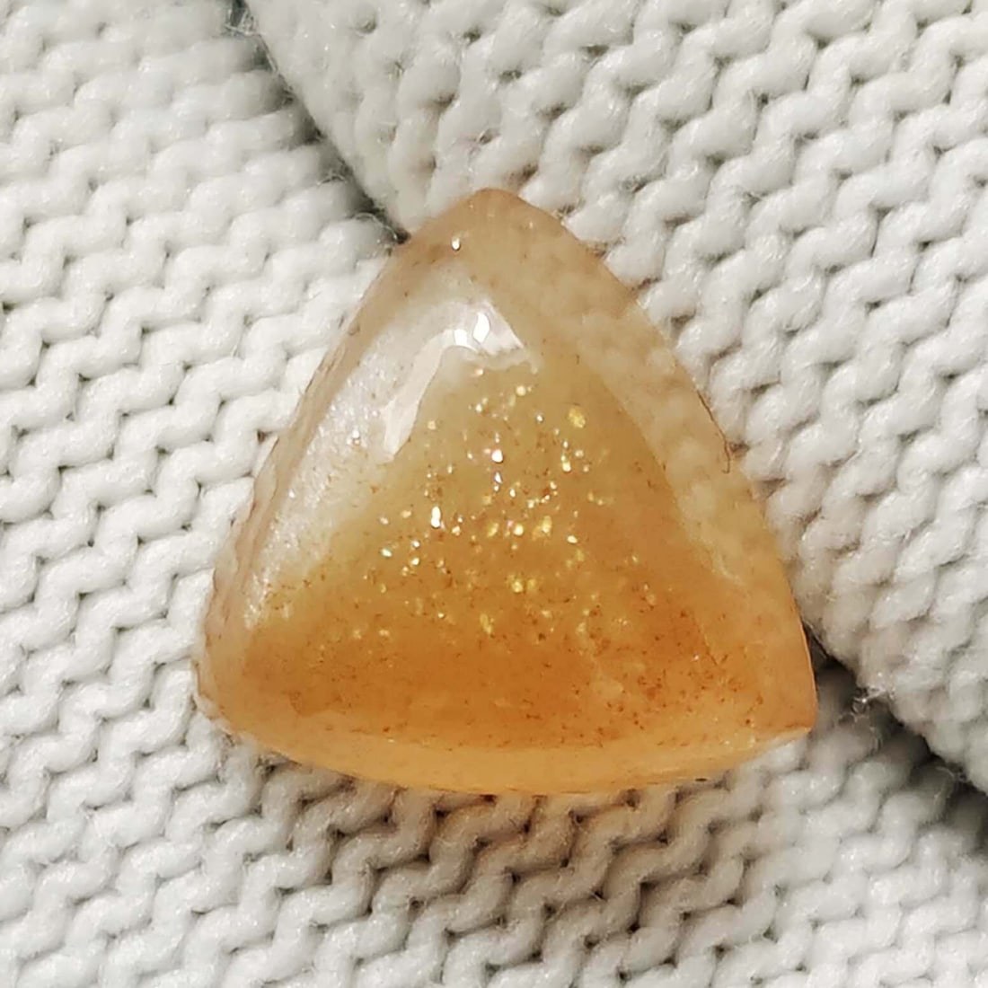 5.55 Ct Natural Sunstone: Gemstones: Natural Sunstone /Carat Weights: 5.55 ct /Size/Dimensions: 11.80 X 11.50 X 6 mm Approx