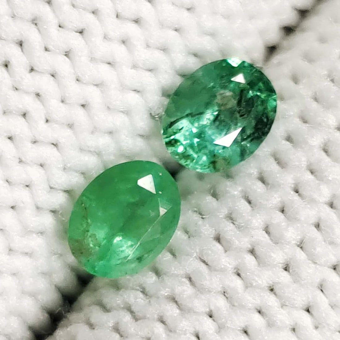 0.72 ct Natural Zambian Emerald Oval Pair: Gemstones: Natural Emerald /Carat Weights: 0.72 ct /Size or Dimensions: 5 X 4 mm Approx /Treatment : Colorless Oil