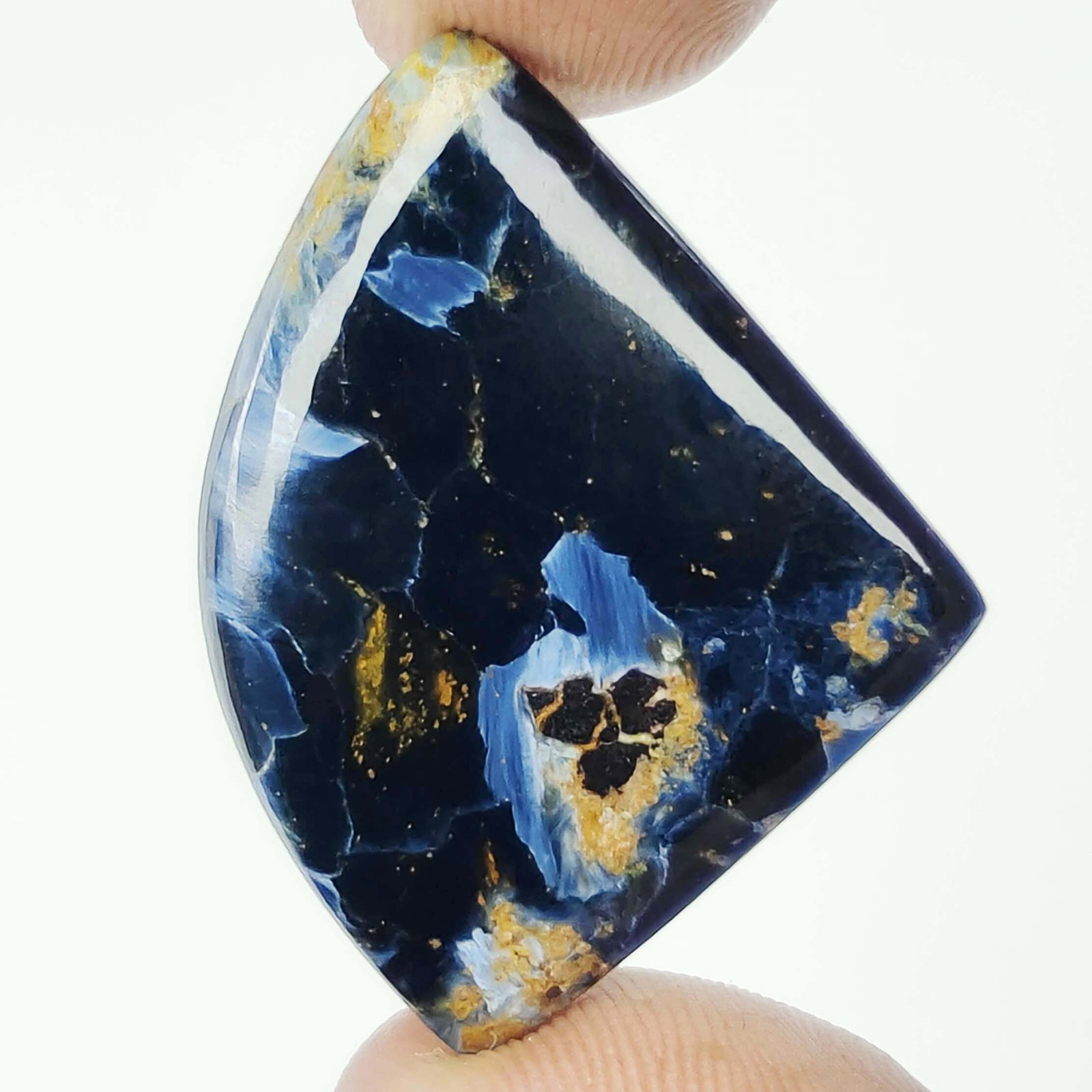 21.50 ct Natural Pietersite: Gemstones: Natural Pietersite / Carat Weights: 21.50 ct / Size or Dimensions: 33 X 25 X 3 mm