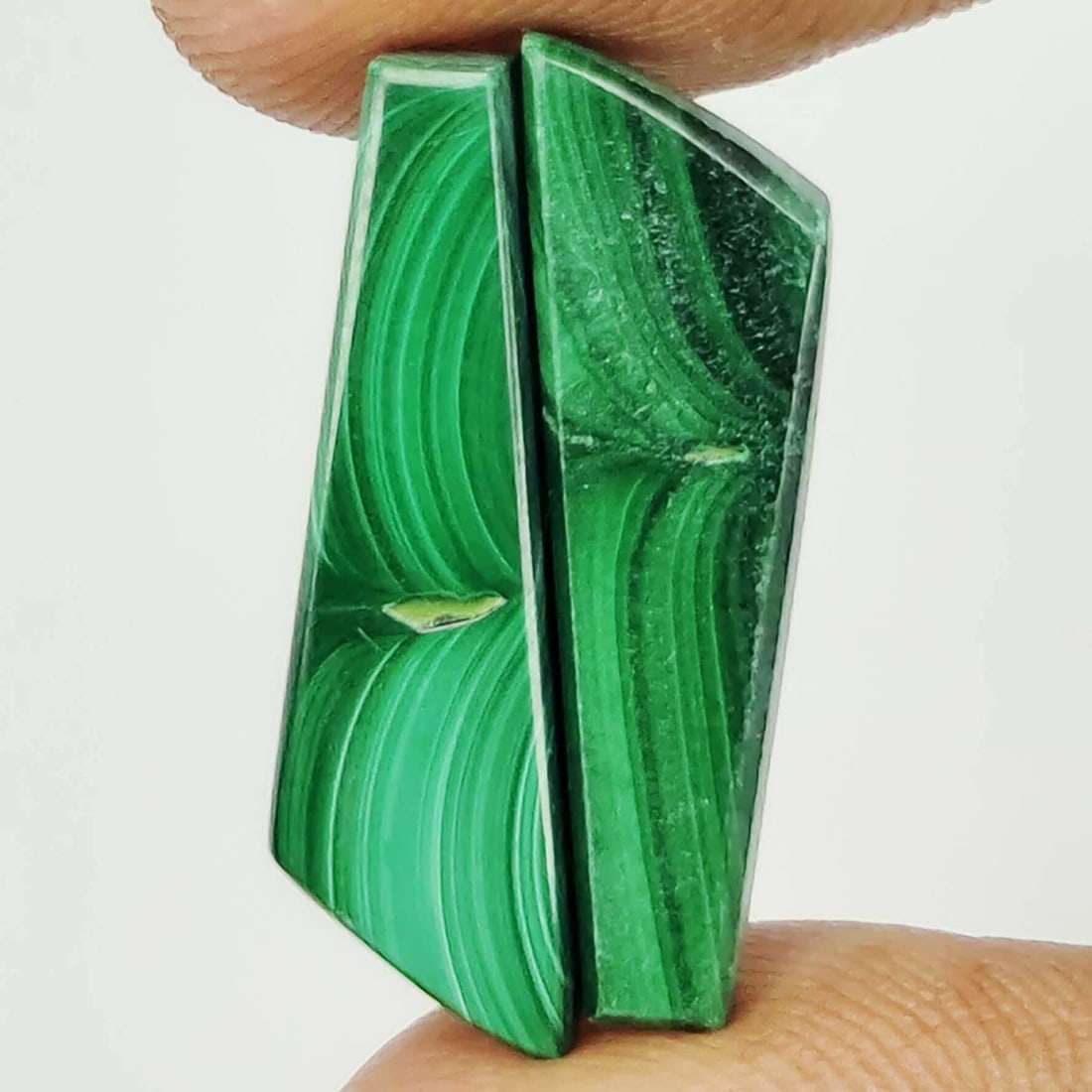 13.55 Ct Natural Malachite Pair: Gemstones: Natural Malachite /Carat Weights: 13.55 ct /Size or Dimensions: 24.50 X 7 mm Approx