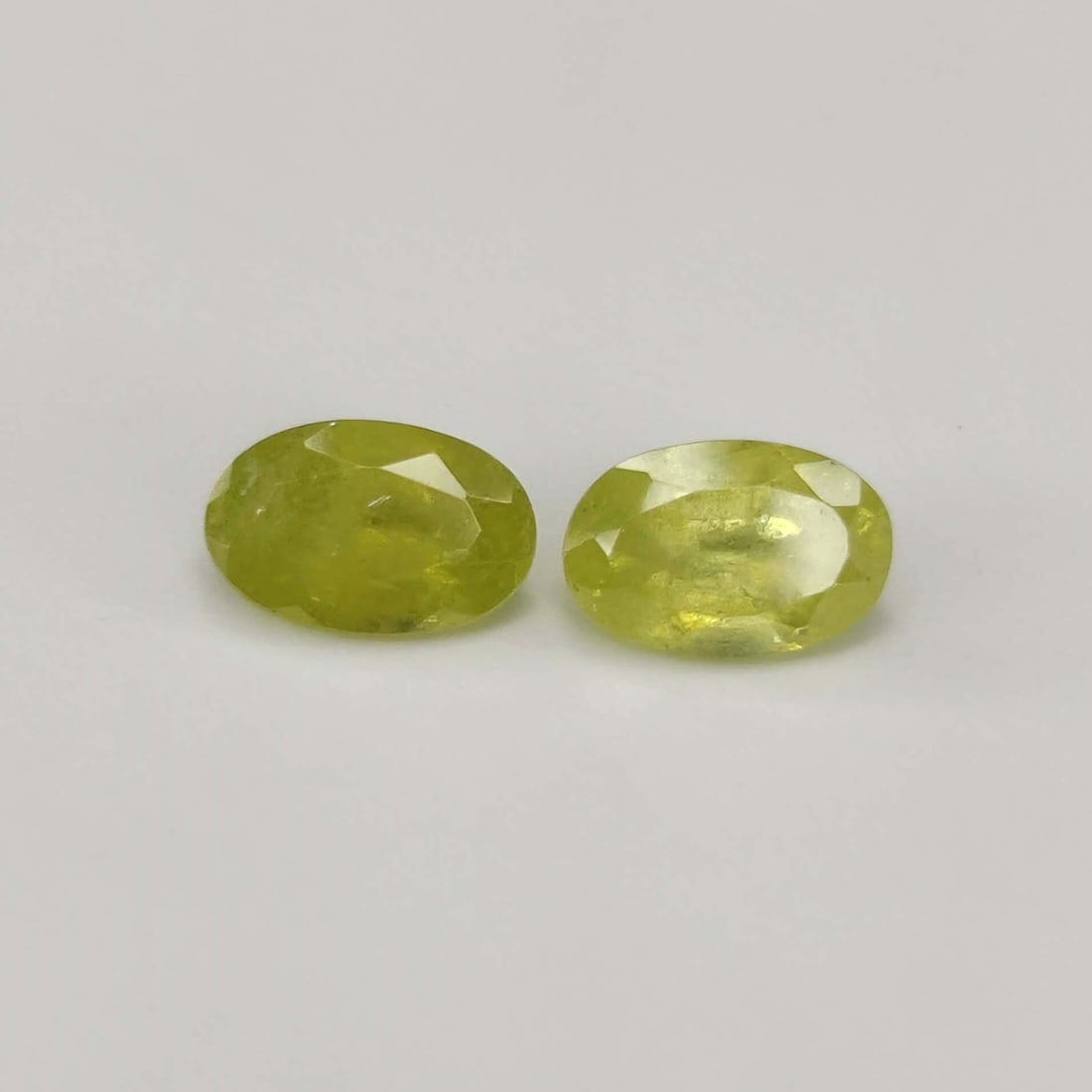 1.03 ct Natural Sphene Pair (1 of 3)