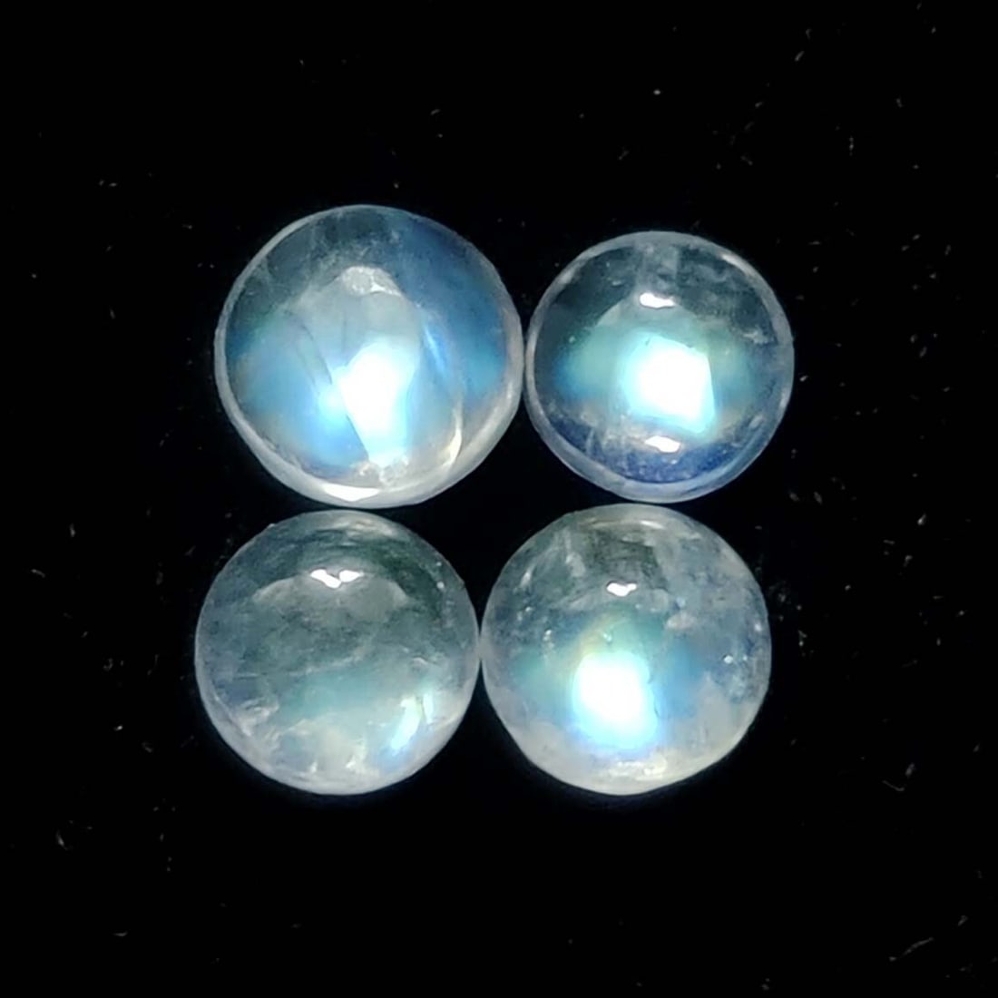 1.23 ct "Top Quality" Natural Royal Blue Moonstone Set: Gemstones: Natural Blue Moonstone /Carat Weights: 1.23 ct /Size or Dimensions: 4 to 4.40 mm Approx