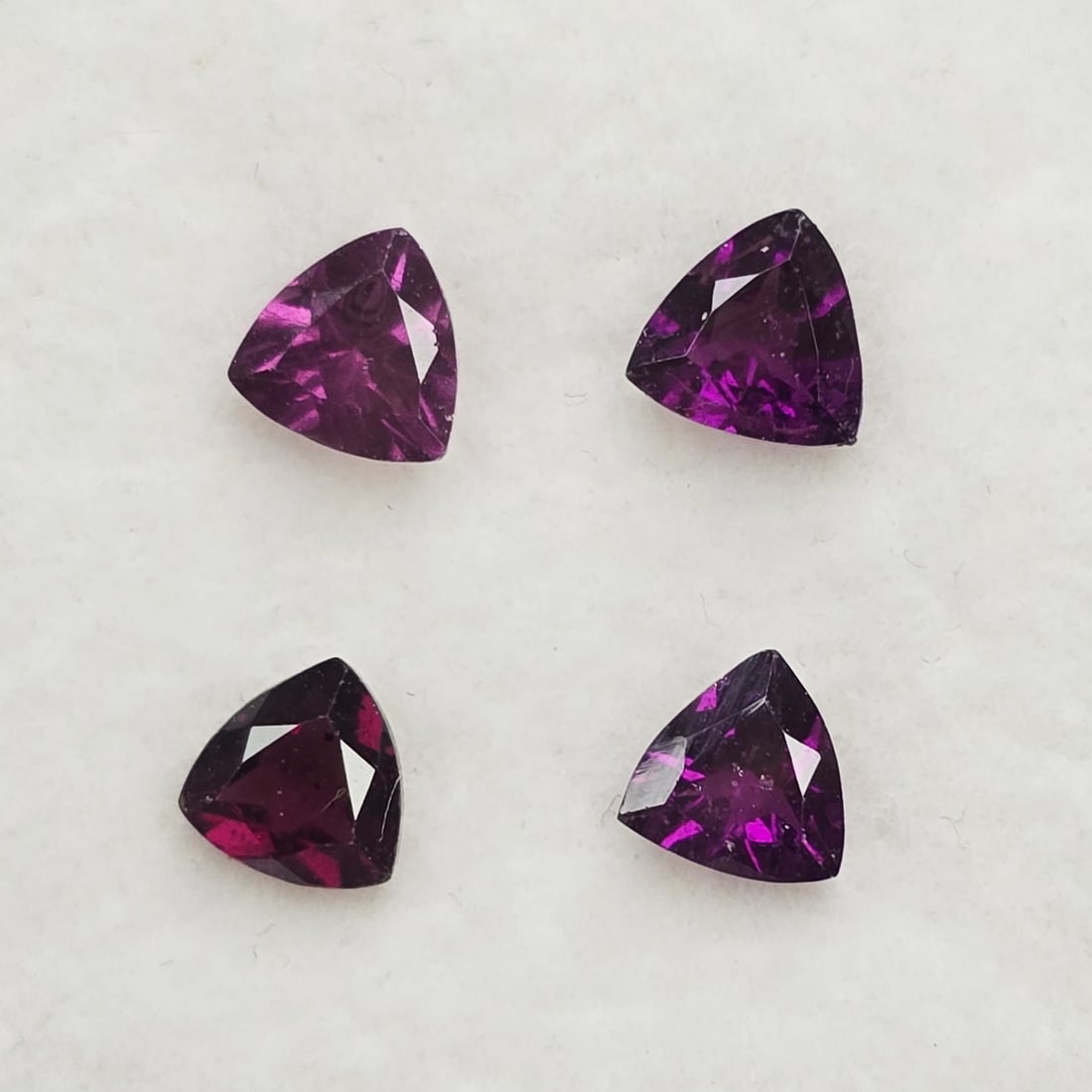 2.28 Ct Natural Rhodolite Garnet Trillion Set: Gemstones: Rhodolite Garnet /Carat Weights: 2.28 ct /Size or Dimensions: 5 mm /