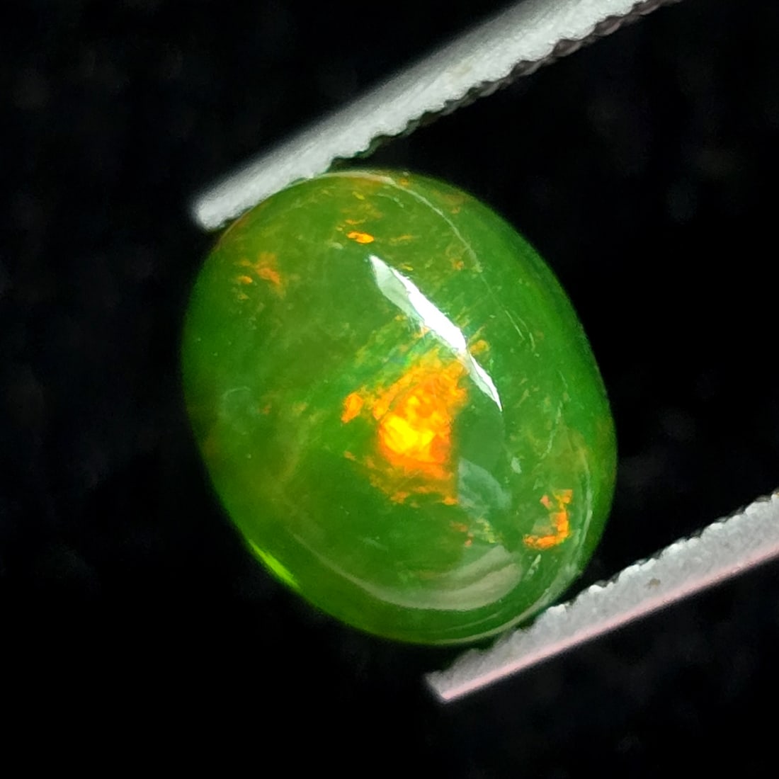 1.90 Ct Natural Green Fire Opal: Gemstones: Natural Green Fire Opal /Carat Weights: 1.90 ct /Size or Dimensions: 9 X 7 X 5.20 mm /Treatment: Coated