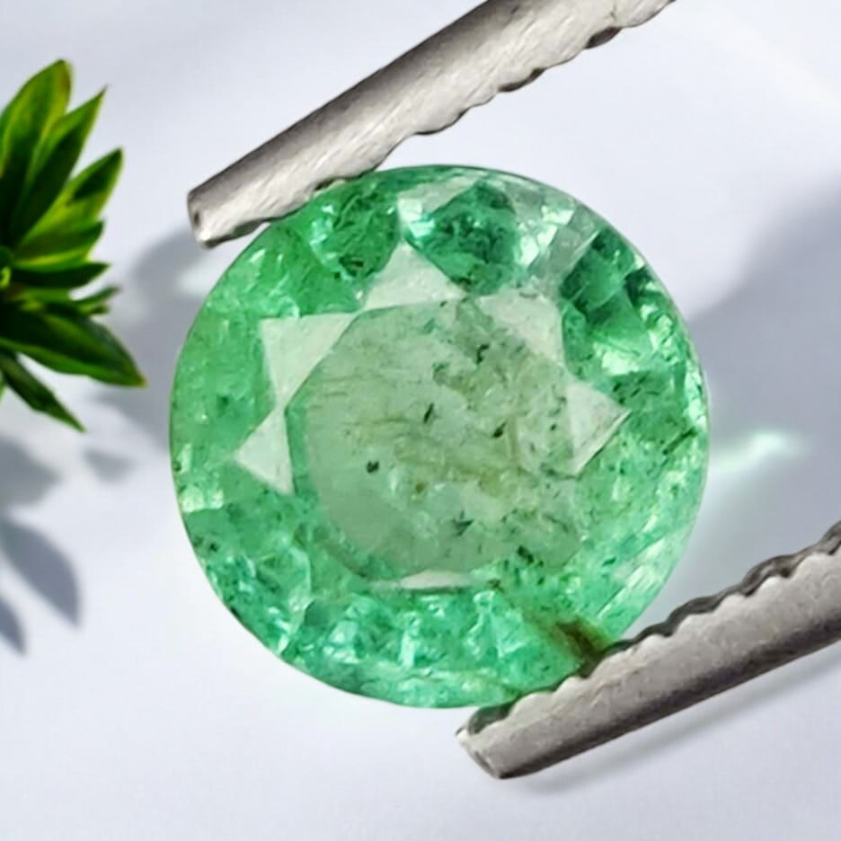 0.52 ct Natural Zambian Emerald Round (1 of 2)