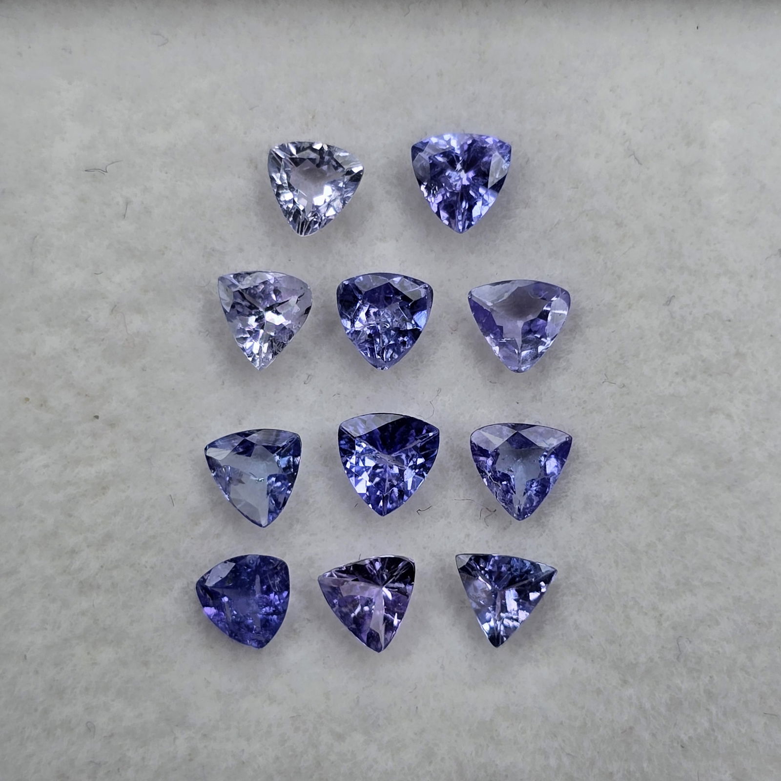 2.44 Ct Natural Tanzanite Trillion Set: Gemstones: Natural Tanzanite /Carat Weights: 2.44 ct /Size or Dimensions: 4 mm /Origin : Tanzania