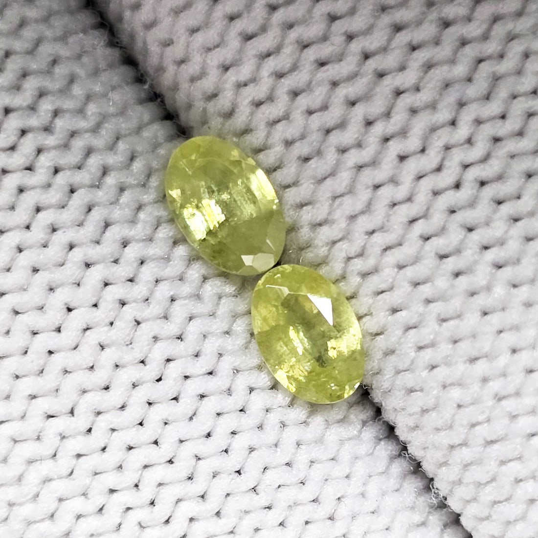1 ct Natural Sphene Pair (1 of 2)