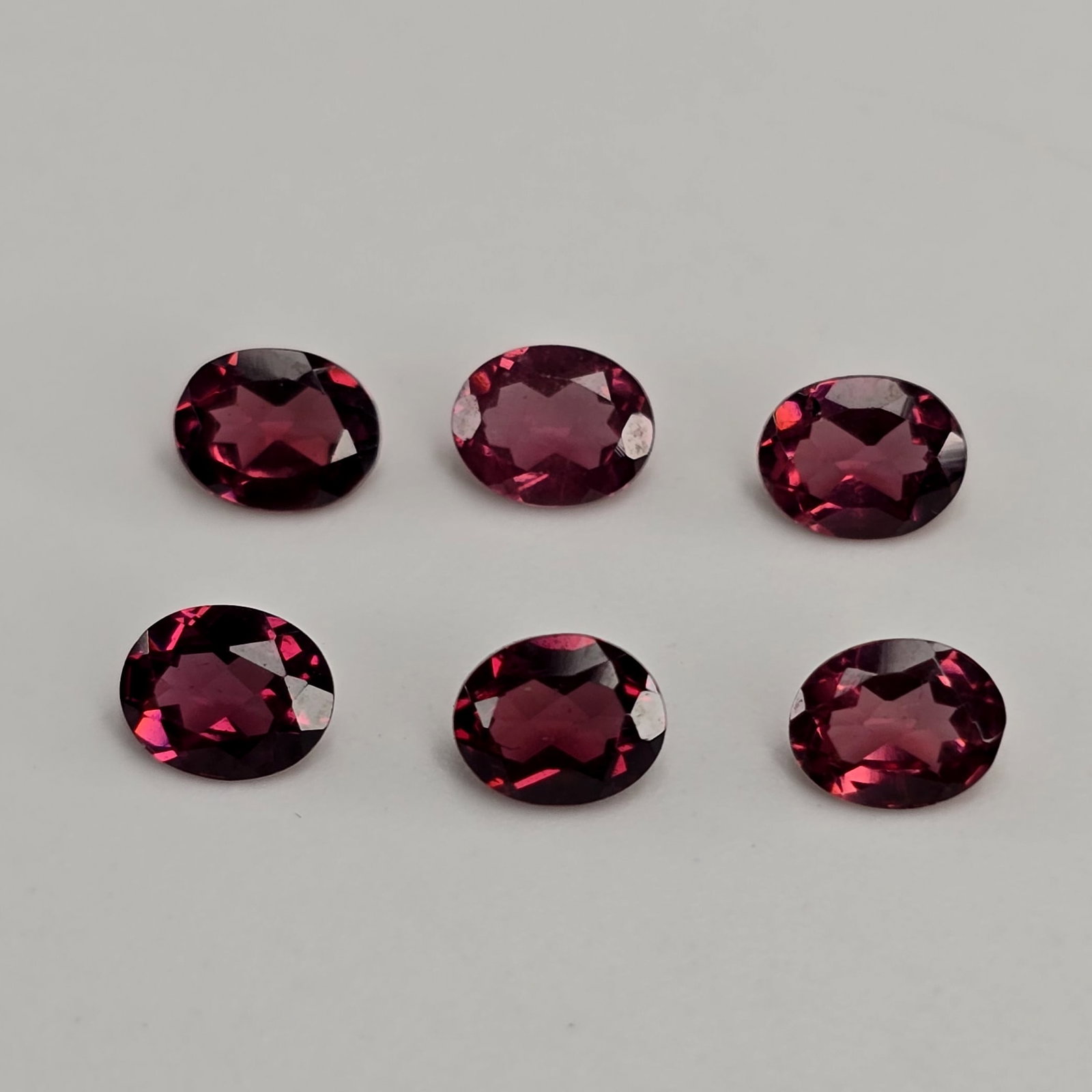 2.52 Ct Natural Rose Garnet Oval Set: Gemstones: Rose Garnet /Carat Weights: 2.52 ct /Size or Dimensions: 5 X 4 mm