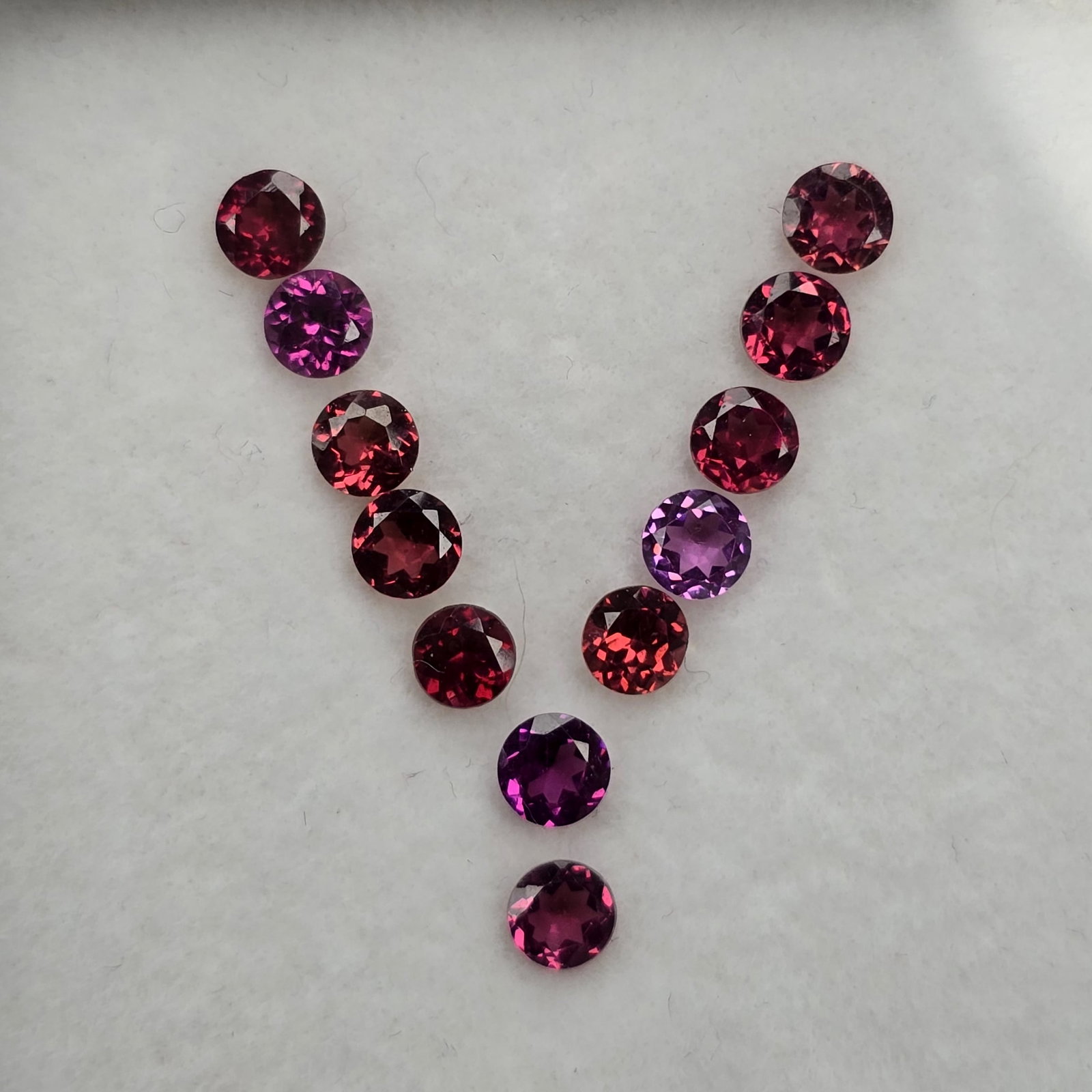 2.45 Ct Natural Rose Garnet Round Set: Gemstones: Rose Garnet /Carat Weights: 2.45 ct /Size or Dimensions: 3.50 mm