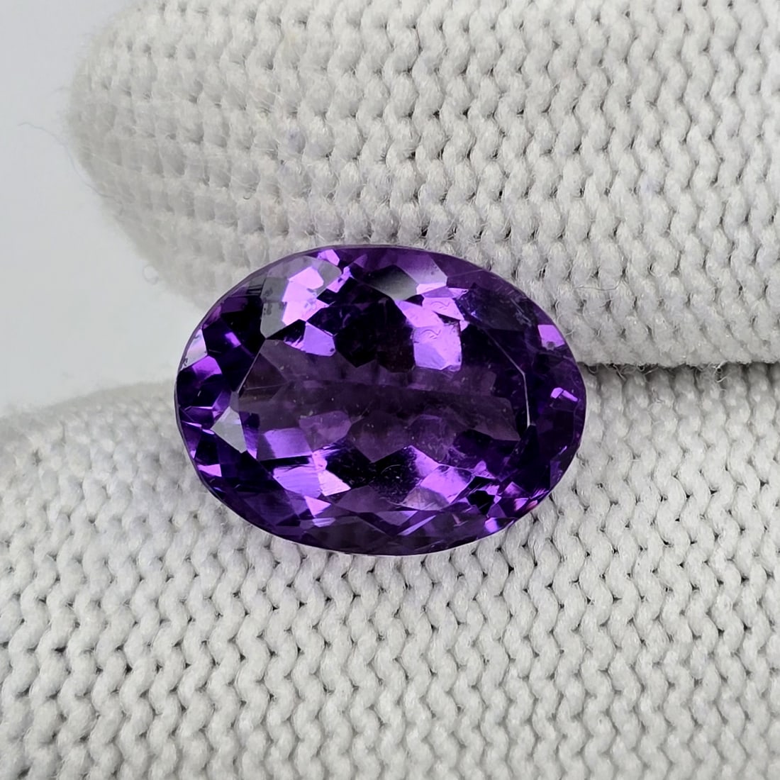 9.43 ct "AAA Grade" Natural African Amethyst (1 of 3)