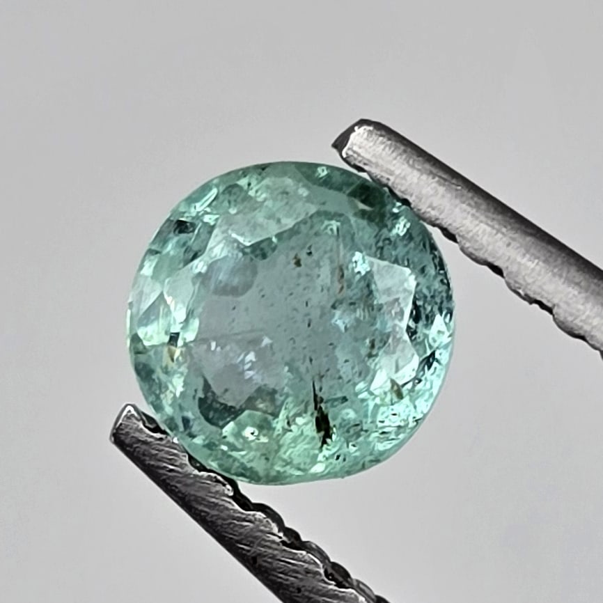 0.45 ct Natural Zambian Emerald: Gemstones: Natural Emerald /Carat Weights: 0.45 ct /Size or Dimensions: 4.60 X 4.50 X 3.25 mm Approx /Treatment : Colorless Oil