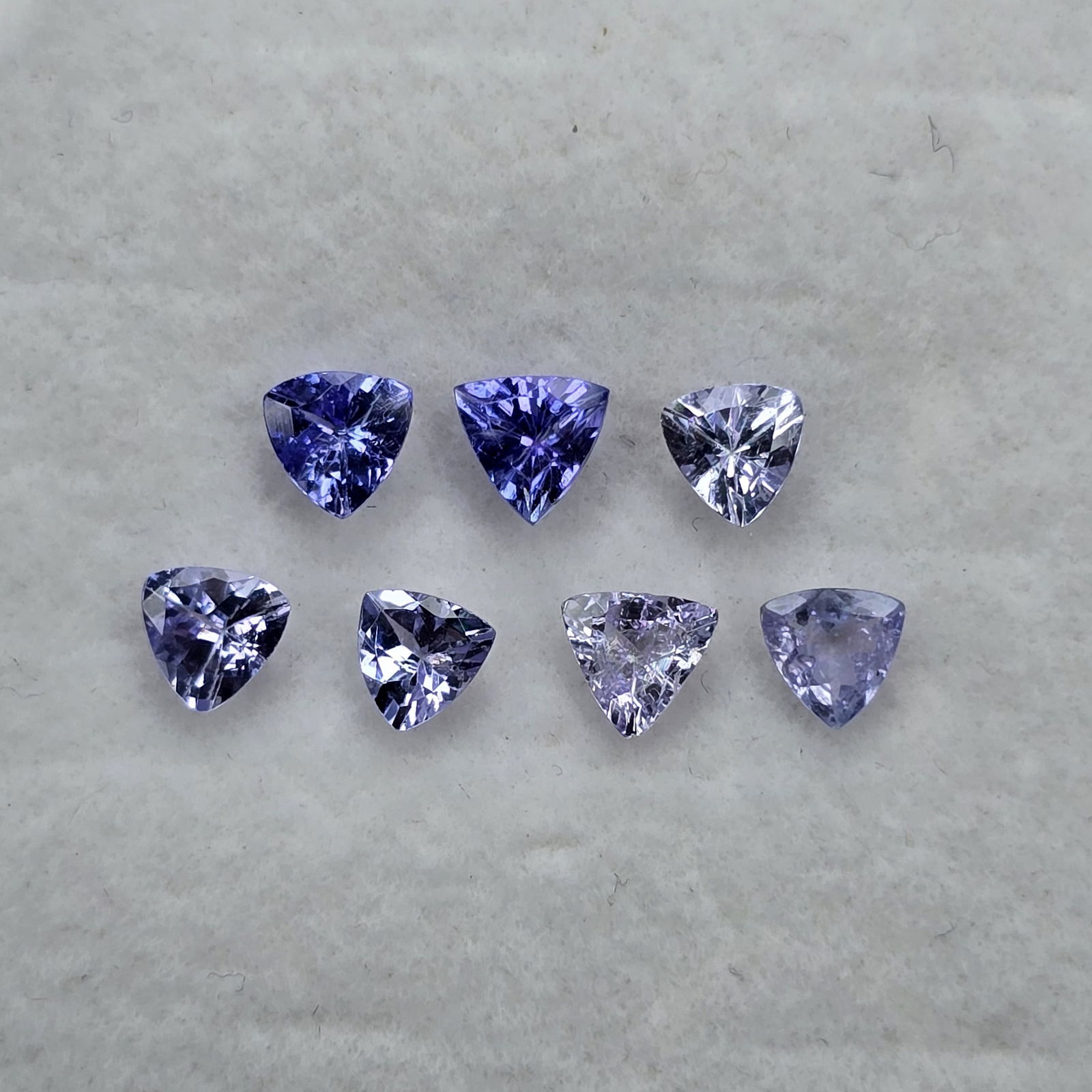1.75 Ct Natural Tanzanite Trillion Set: Gemstones: Natural Tanzanite /Carat Weights: 1.75 ct /Size or Dimensions: 4 mm /Origin : Tanzania