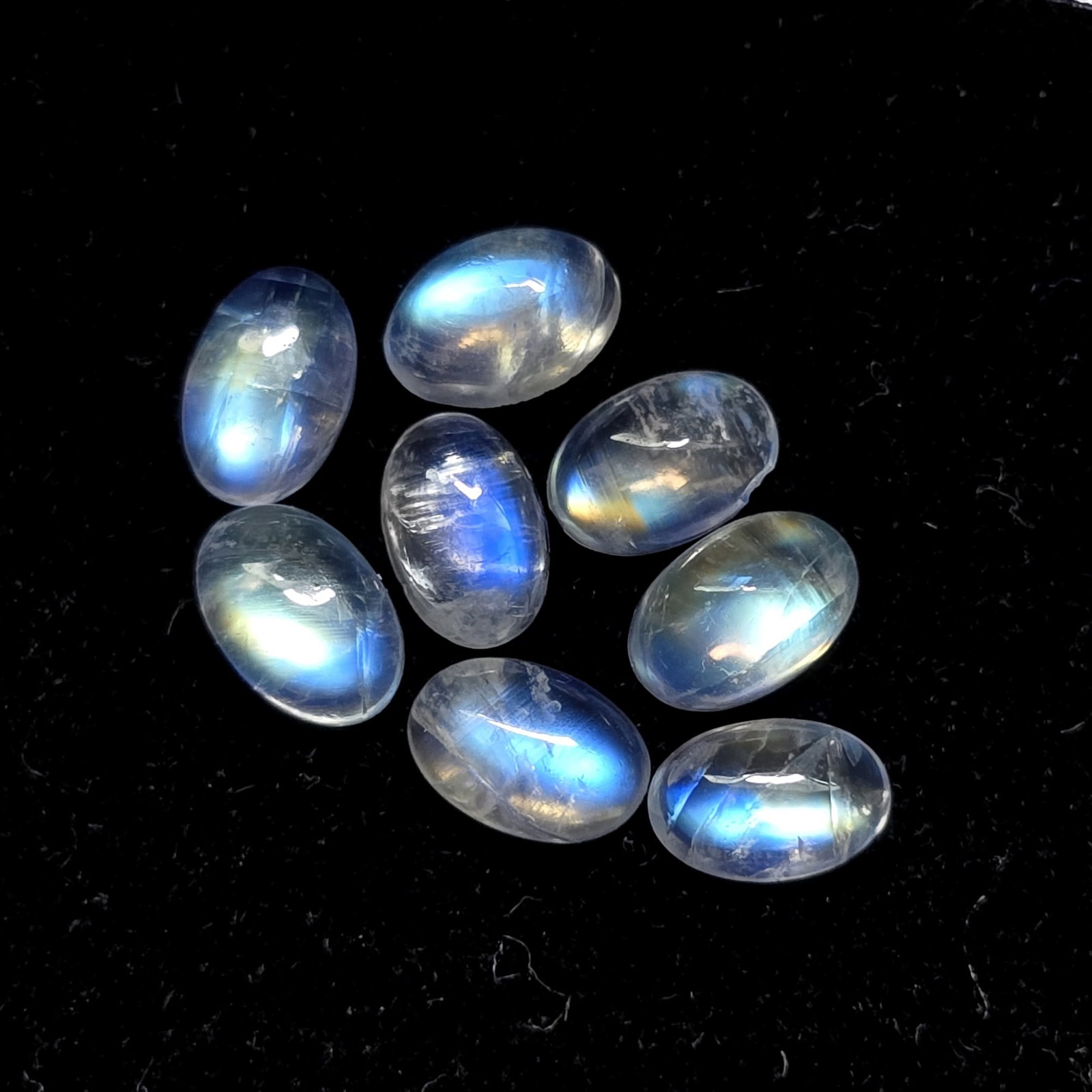 4.25 ct "Top Quality" Natural Royal Blue Moonstone Set: Gemstones: Natural Blue Moonstone /Carat Weights: 4.25 ct /Size or Dimensions: 6 X 4.4 mm Approx
