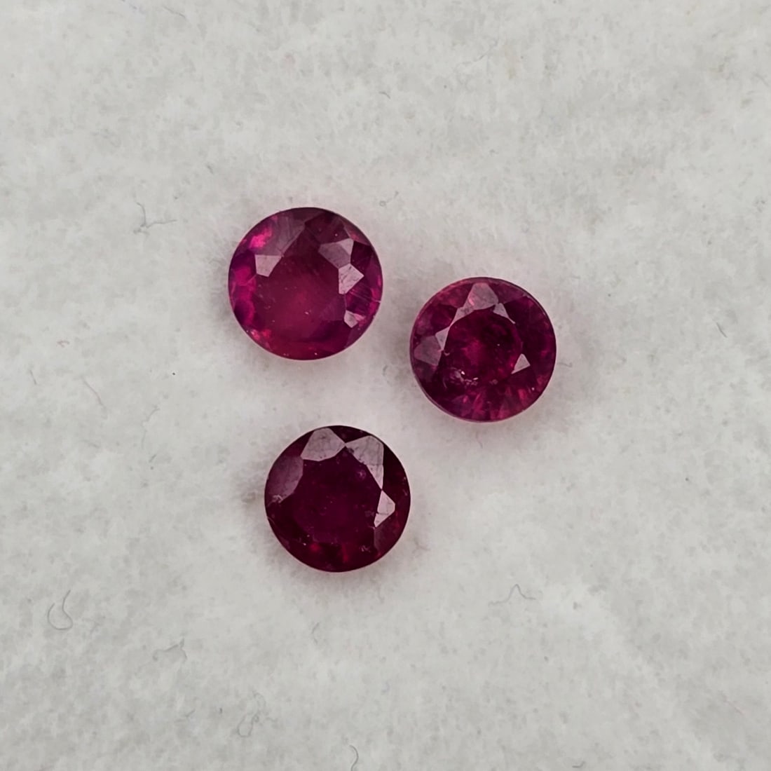 1.03 Ct Natural Mozambique Red Ruby Set (1 of 2)