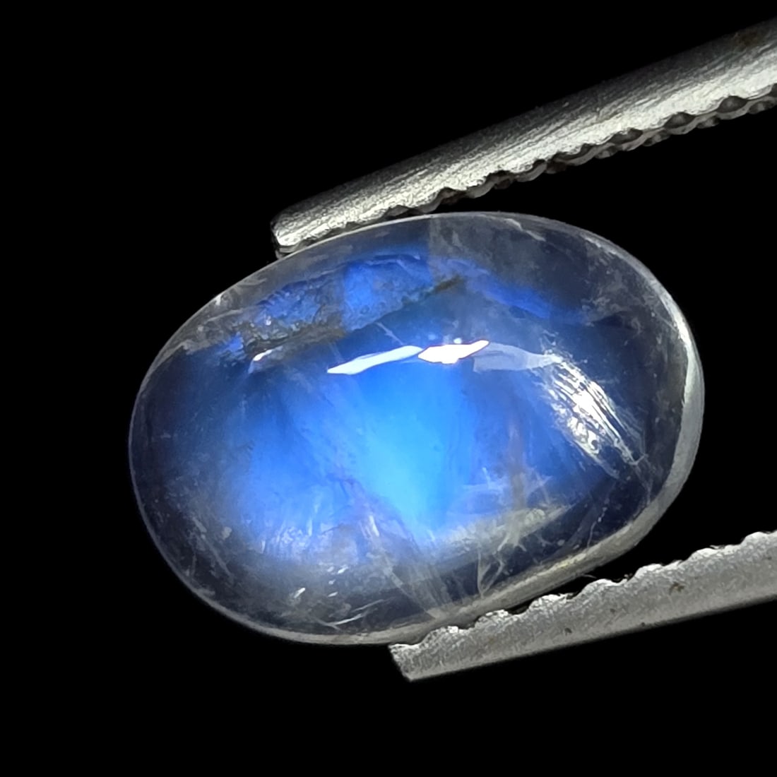 1.78 ct "Top Quality" Natural Royal Blue Moonstone: Gemstones: Natural Blue Moonstone /Carat Weights: 1.78 ct /Size or Dimensions: 9.15 X 6.30 X 4 mm Approx