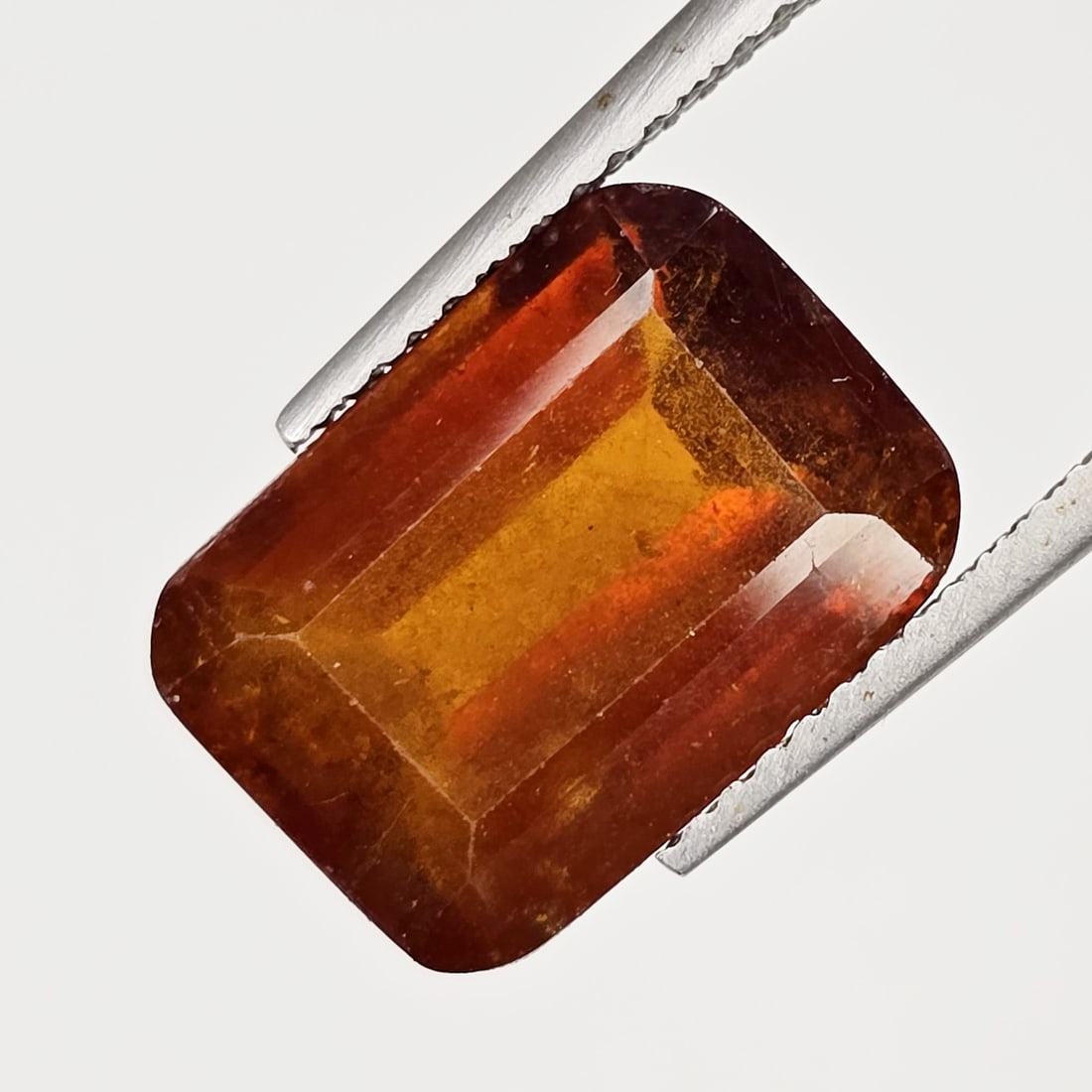 7.25 Ct Natural Hessonite Garnet: Gemstones: Natural Hessonite Garnet /Carat Weights: 7.25 ct /Size or Dimensions: 13.20 X 9.50 X 5.80 mm /Treatment: None